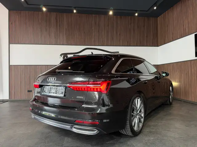 Audi A6 Avant view 6
