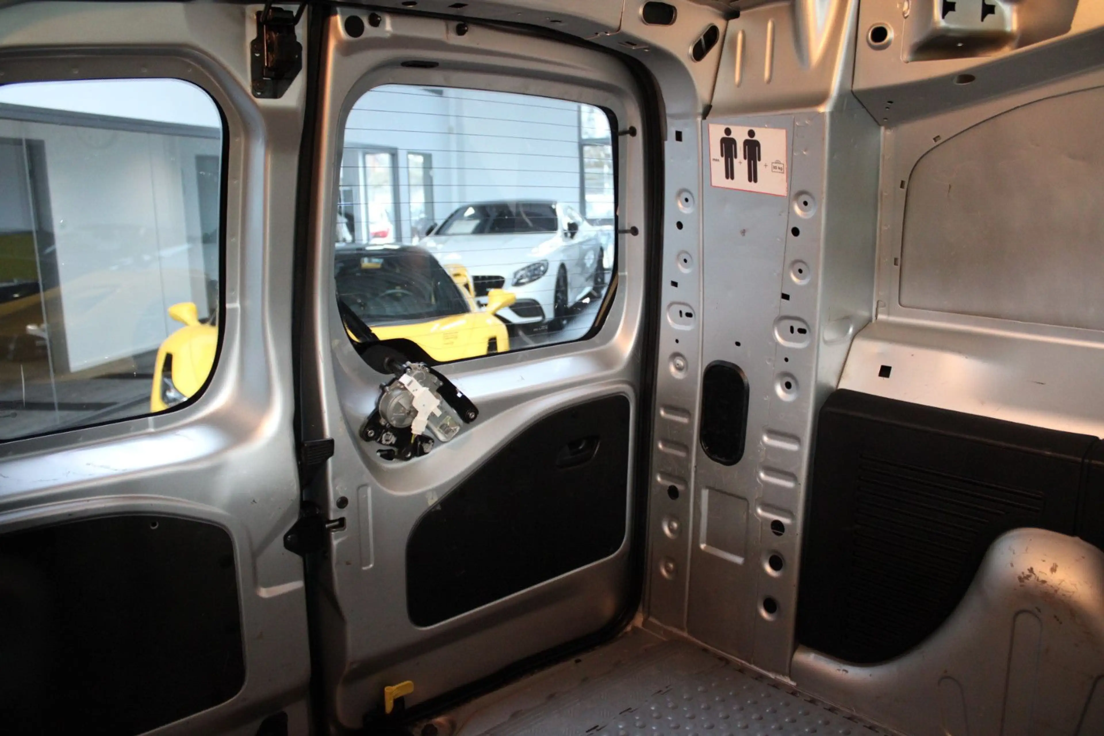 Peugeot Partner PARTNER PRO BLUE-HDI 5-SITZER & KASTEN & EXTRA`S — photo 13