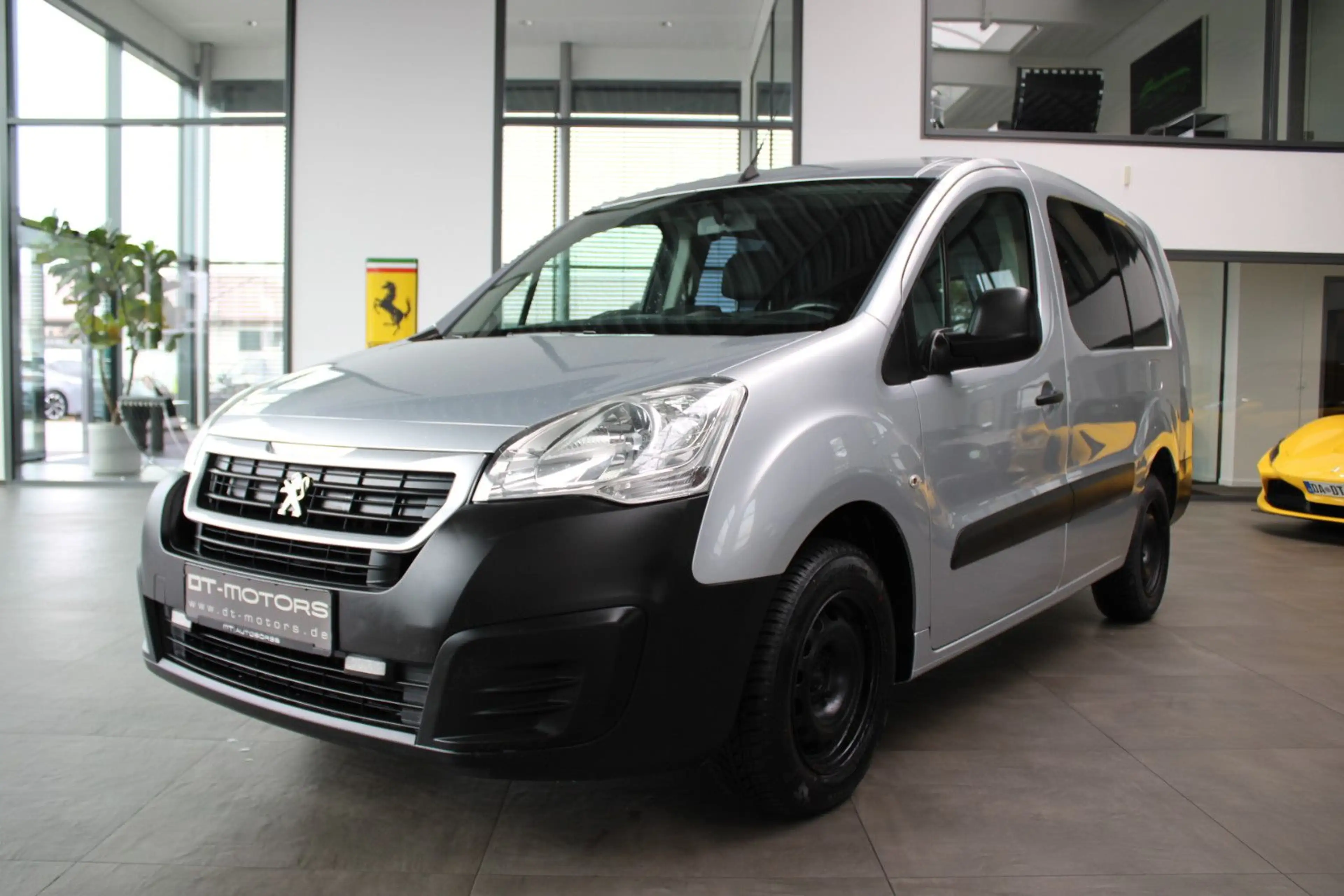 Peugeot Partner PARTNER PRO BLUE-HDI 5-SITZER & KASTEN & EXTRA`S