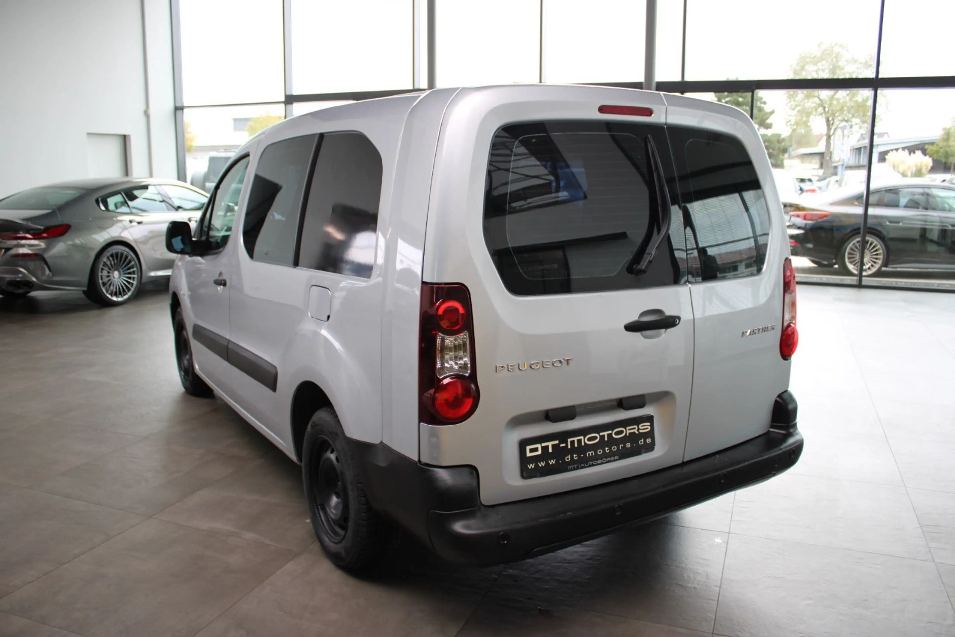 Peugeot Partner PARTNER PRO BLUE-HDI 5-SITZER & KASTEN & EXTRA`S — photo 10