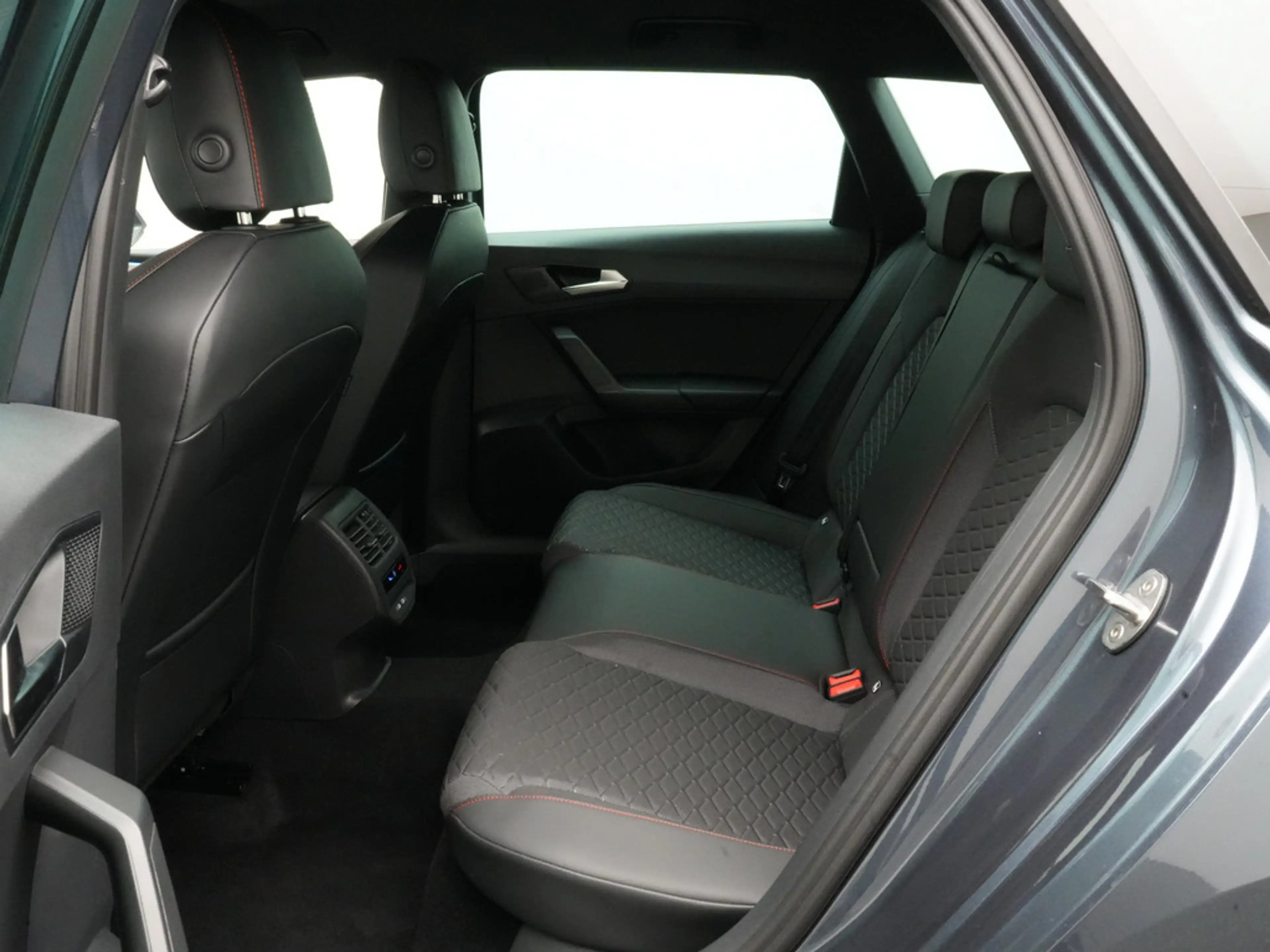SEAT Leon ST FR DSG ACC NAVI SHZ KAM LED KEYLESS — photo 12