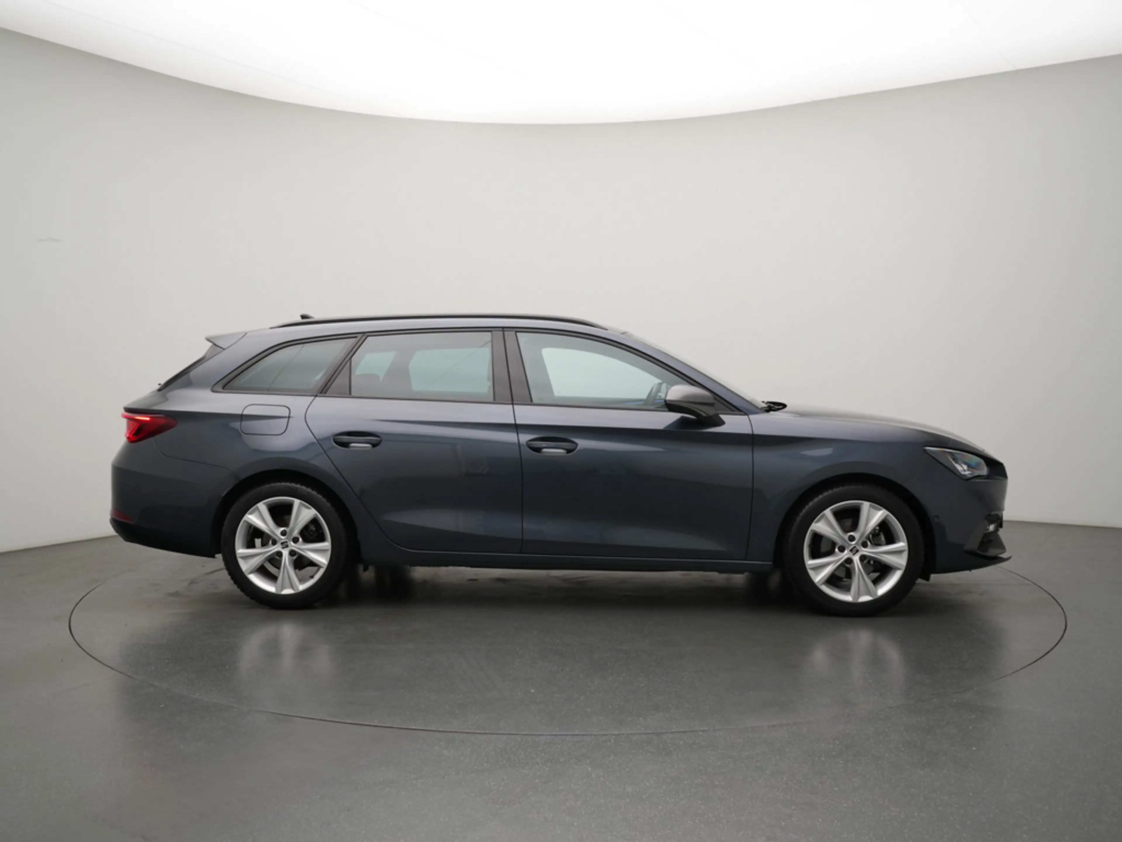 SEAT Leon ST FR DSG ACC NAVI SHZ KAM LED KEYLESS — photo 3