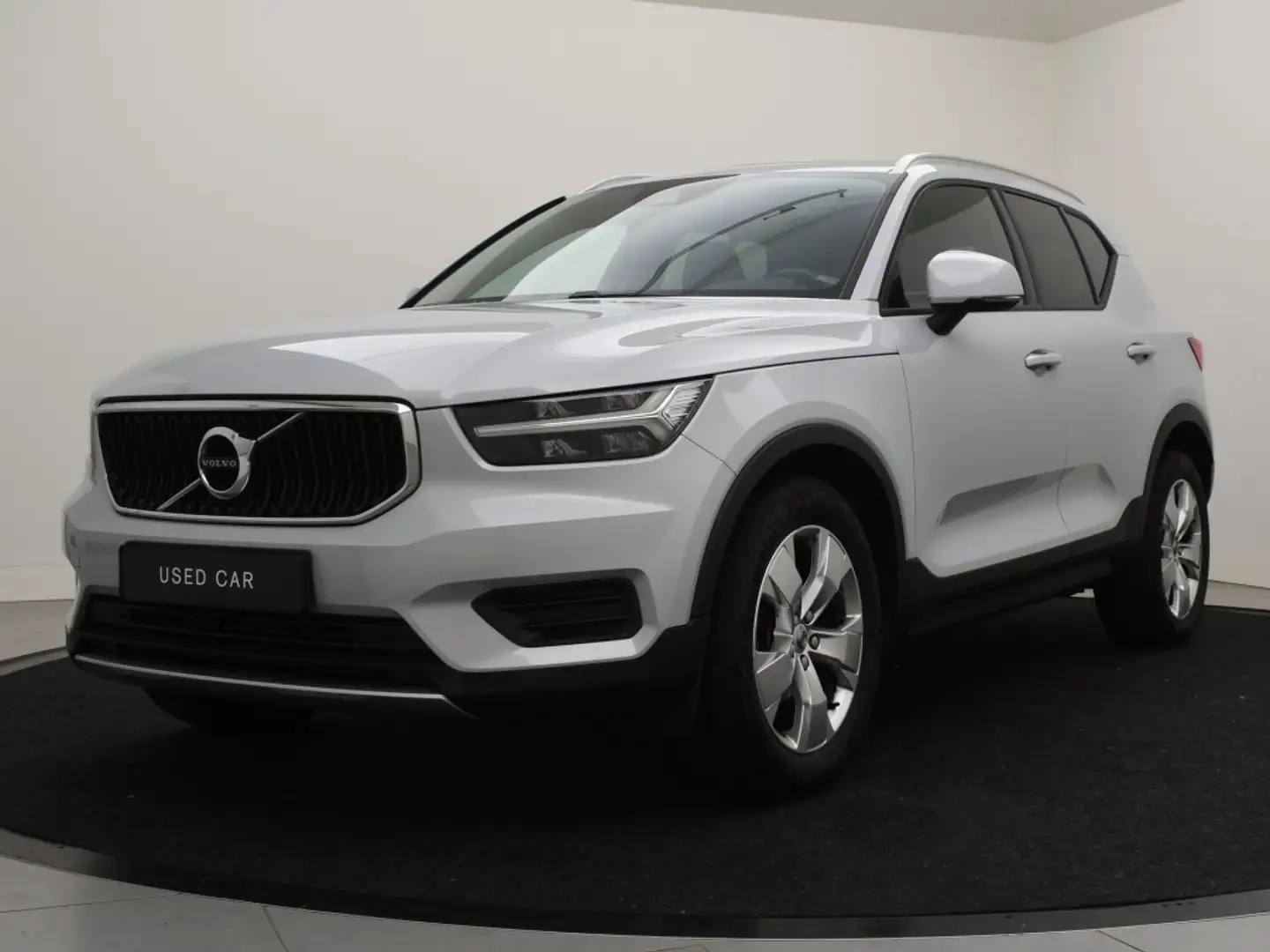 Volvo XC40 T3 AUT(8) MOMENTUM+ SCHUIFDAK 18INCH NAVI STOELVER Grijs - 2