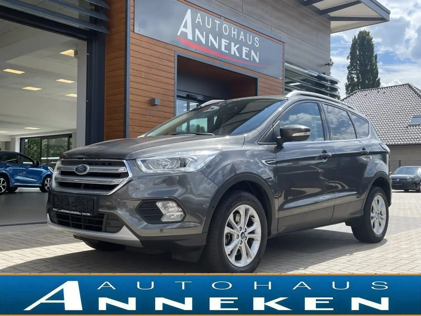 Ford Kuga 2.0 TDCI 4x4 Titanium*AHK*Kamera*Autom.* Grau - 1