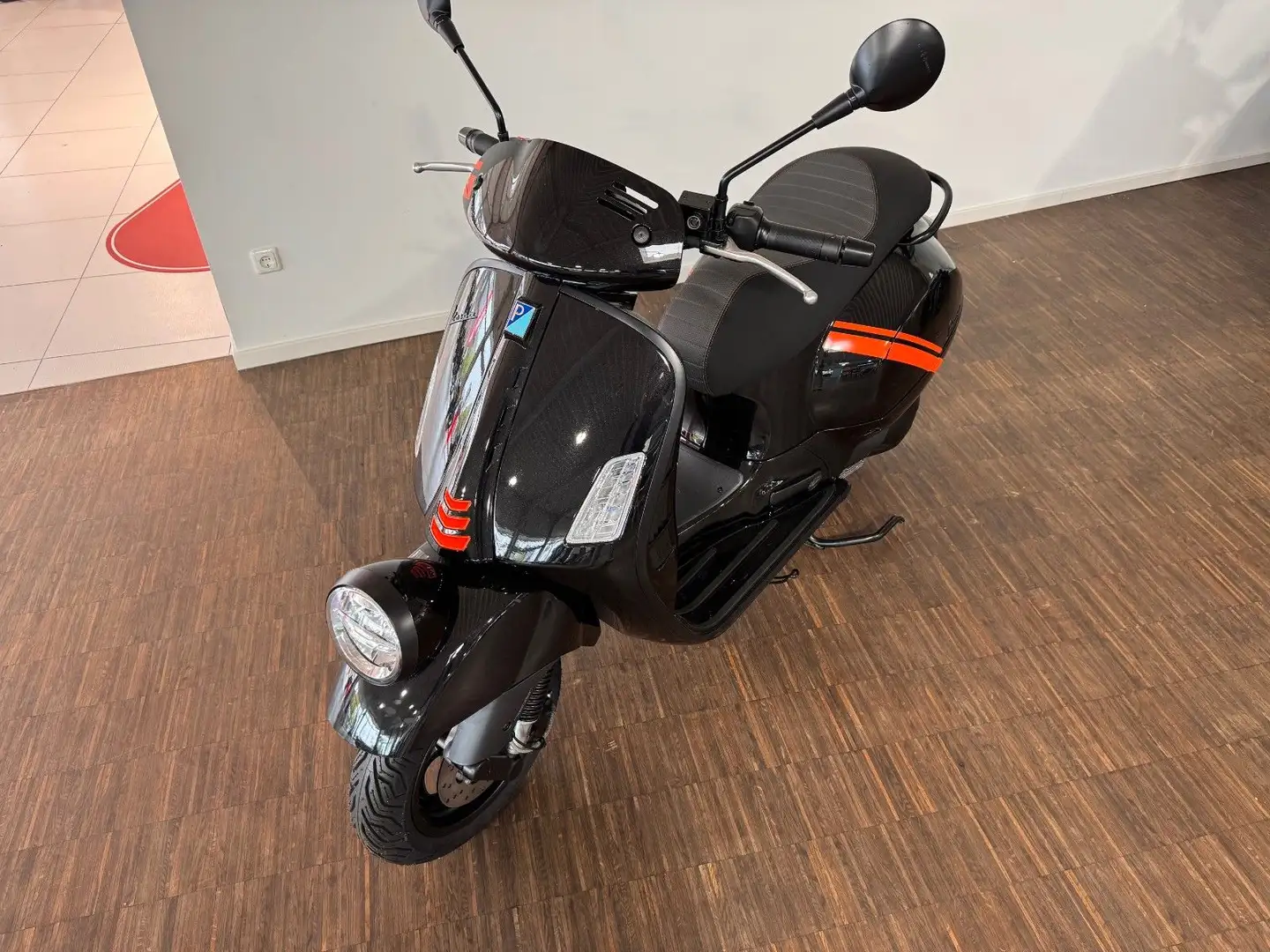 Vespa GTV 300 E5 ABS AKTIONSPREIS %% Zwart - 1