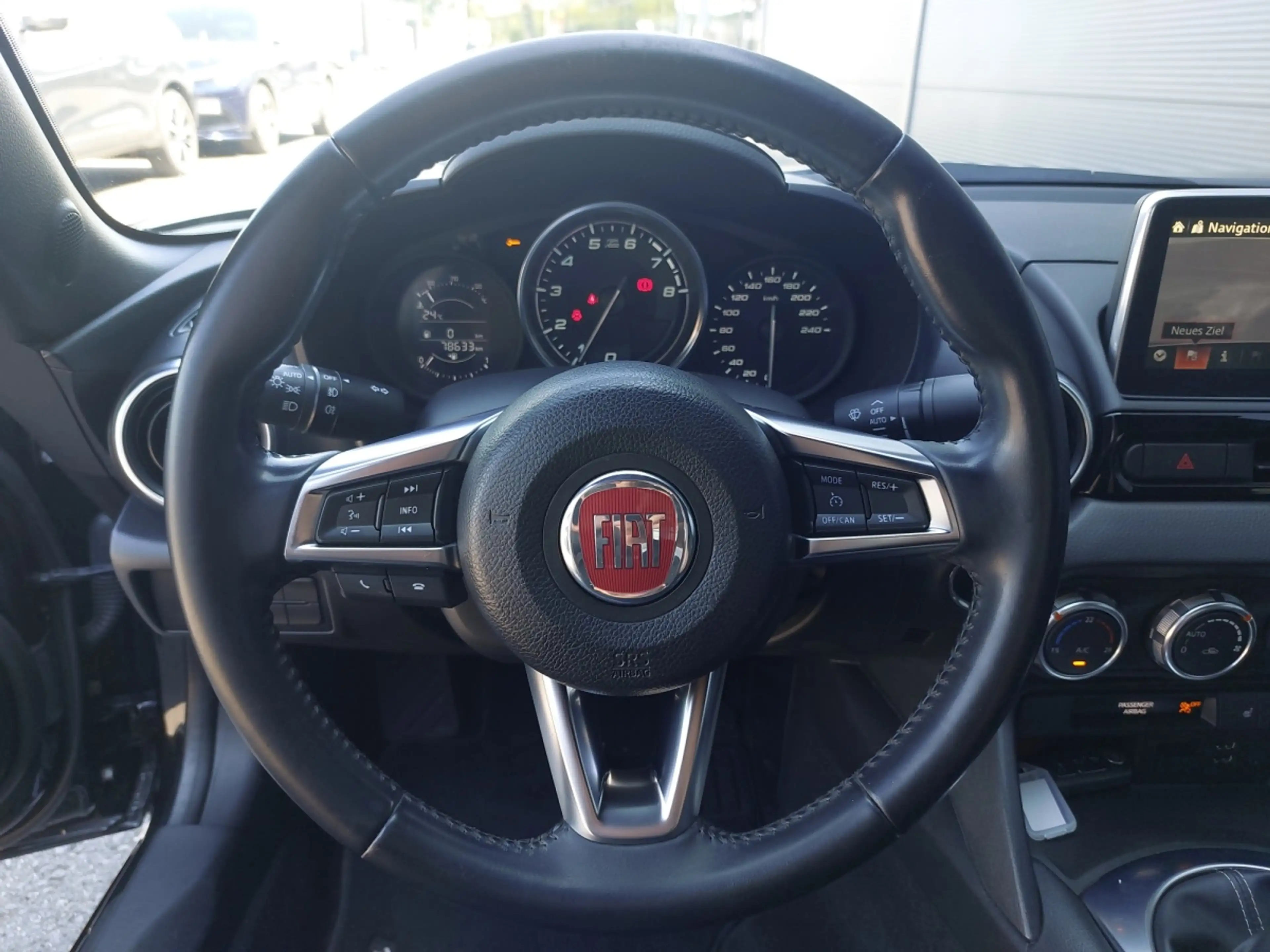 Fiat 124 Spider 1.4 MultiAir Lusso — photo 13