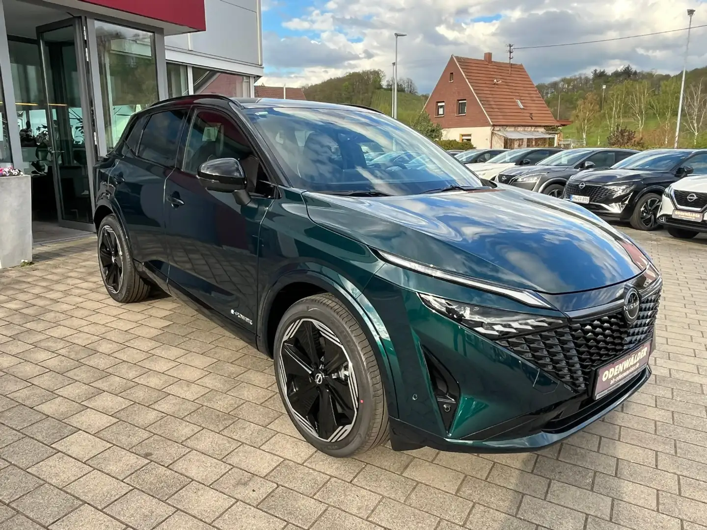 Nissan Qashqai 1.5 VC-T N-Design e-Power Pro Pilot Grün - 2