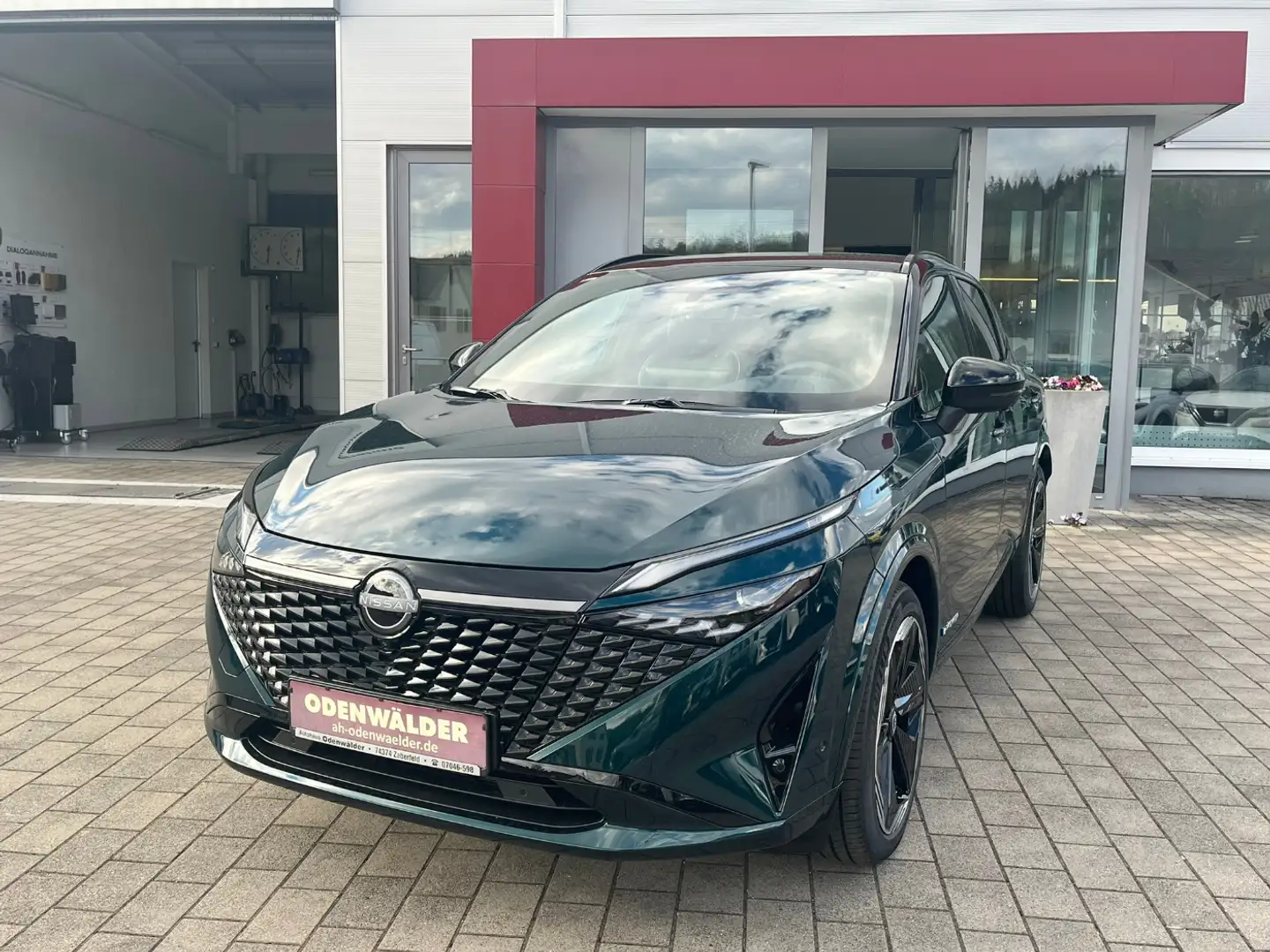 Nissan Qashqai 1.5 VC-T N-Design e-Power Pro Pilot Grün - 1