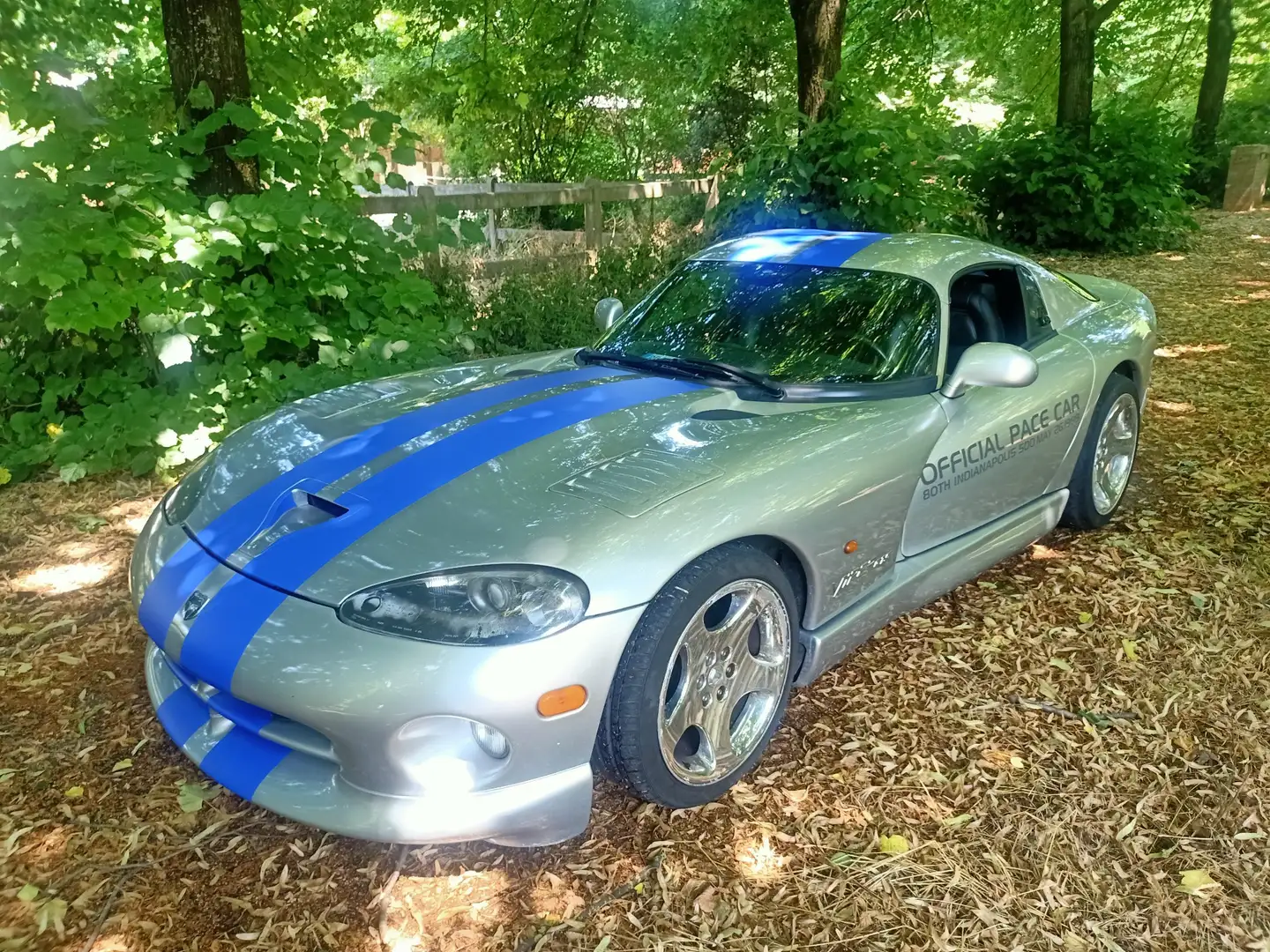 Chrysler Viper 8.0 L GTS V10 - 1