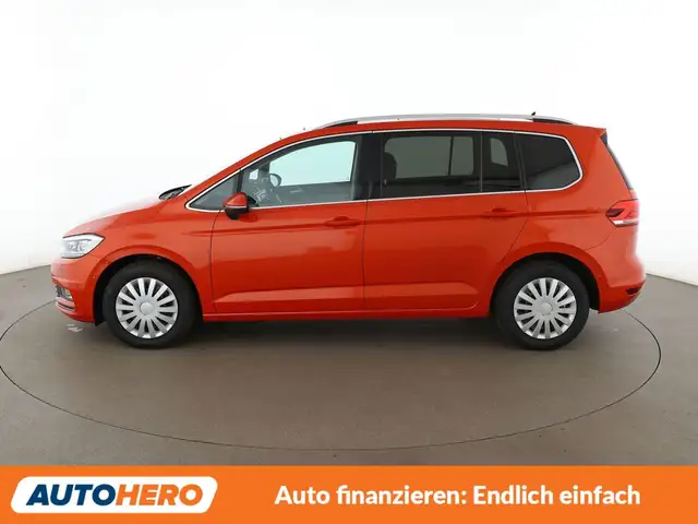 Volkswagen Touran view 3