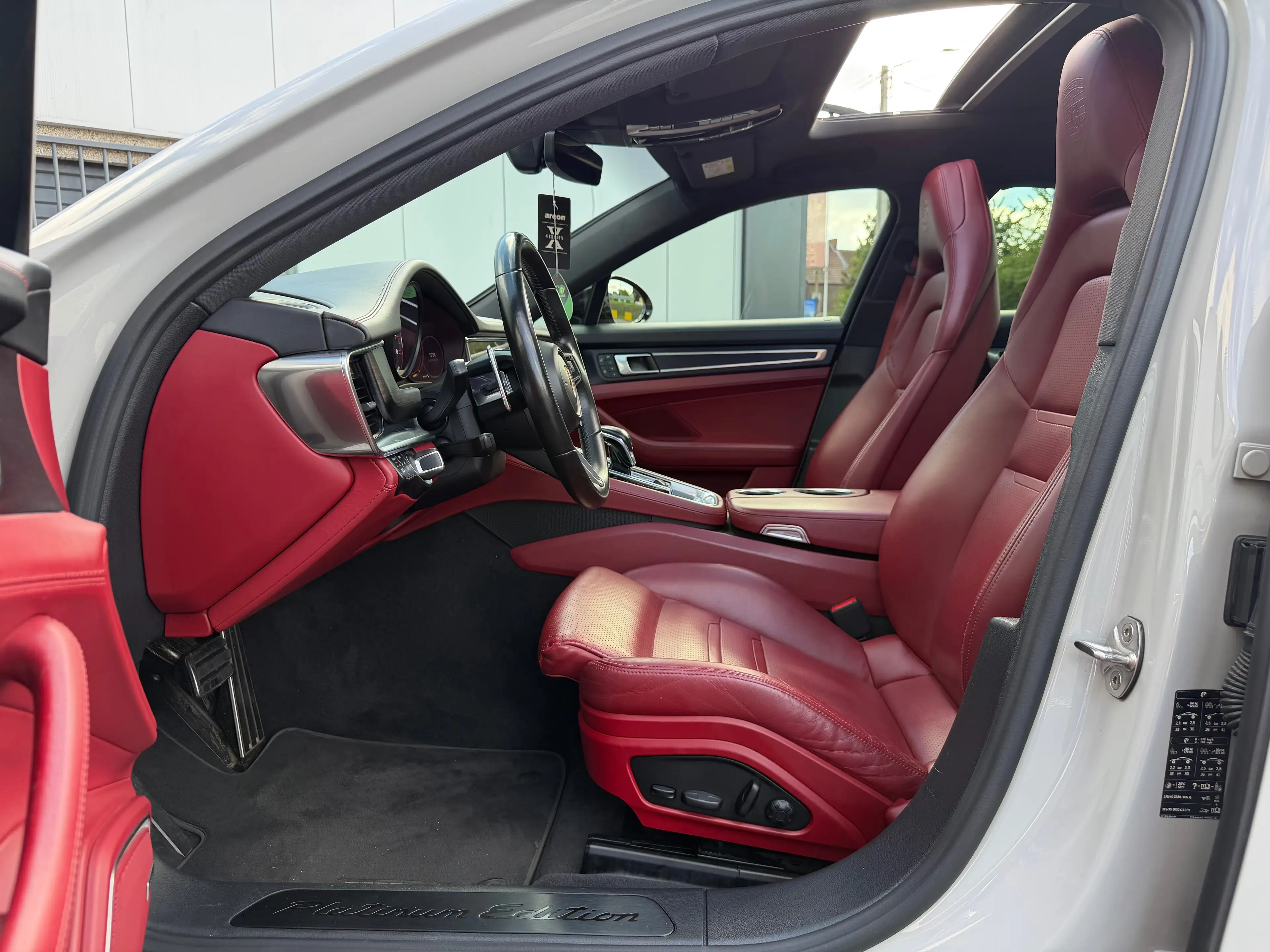 Porsche Panamera 4 e-Hybrid 2.9 V6 Bi-Turbo PHEV FACELIFT - PLATINIUM EDITION-SPORT DESIGN-TOIT PANO-OUVRANT.... — photo 7