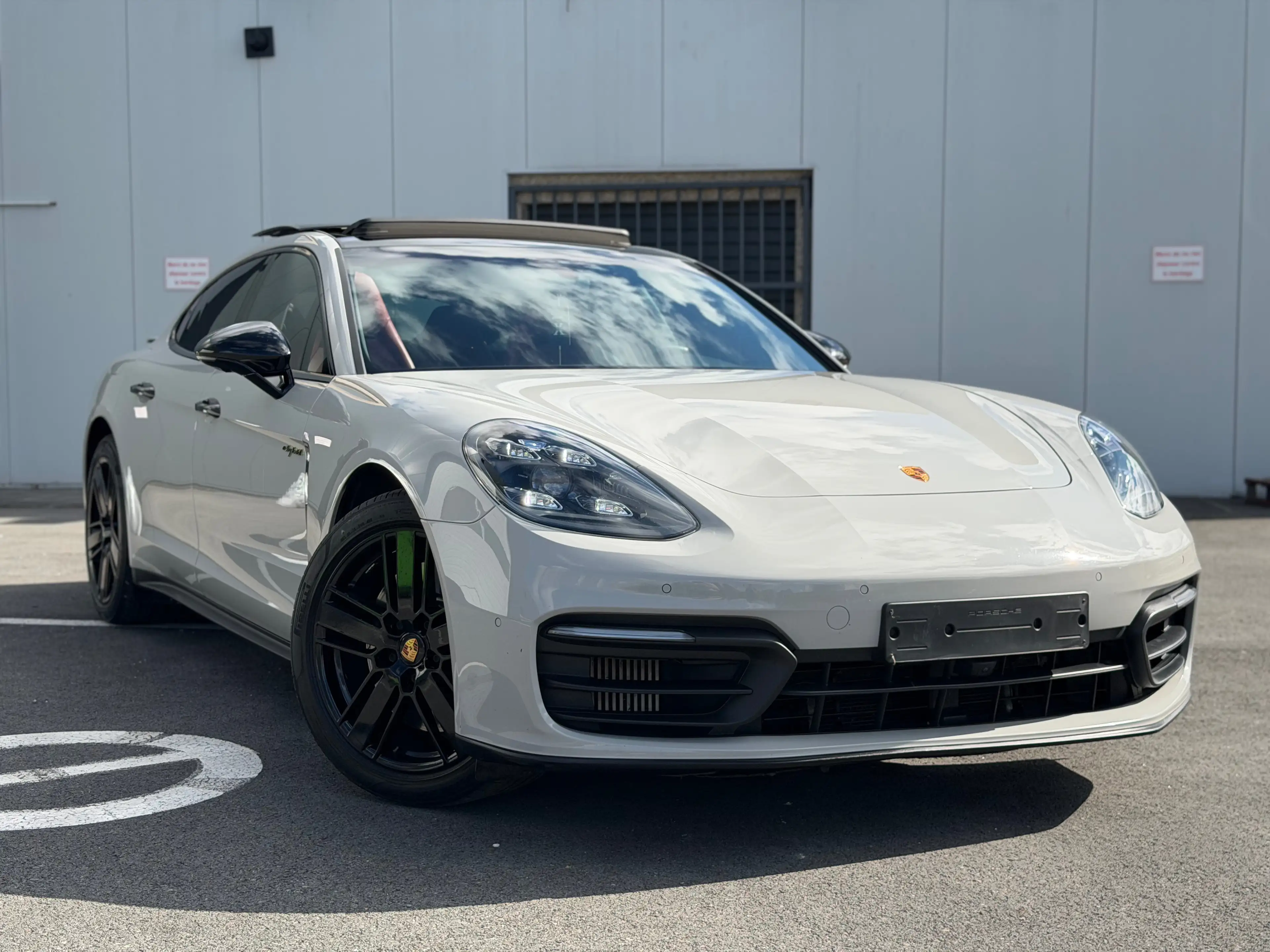 Porsche Panamera 4 e-Hybrid 2.9 V6 Bi-Turbo PHEV FACELIFT - PLATINIUM EDITION-SPORT DESIGN-TOIT PANO-OUVRANT.... — photo 2