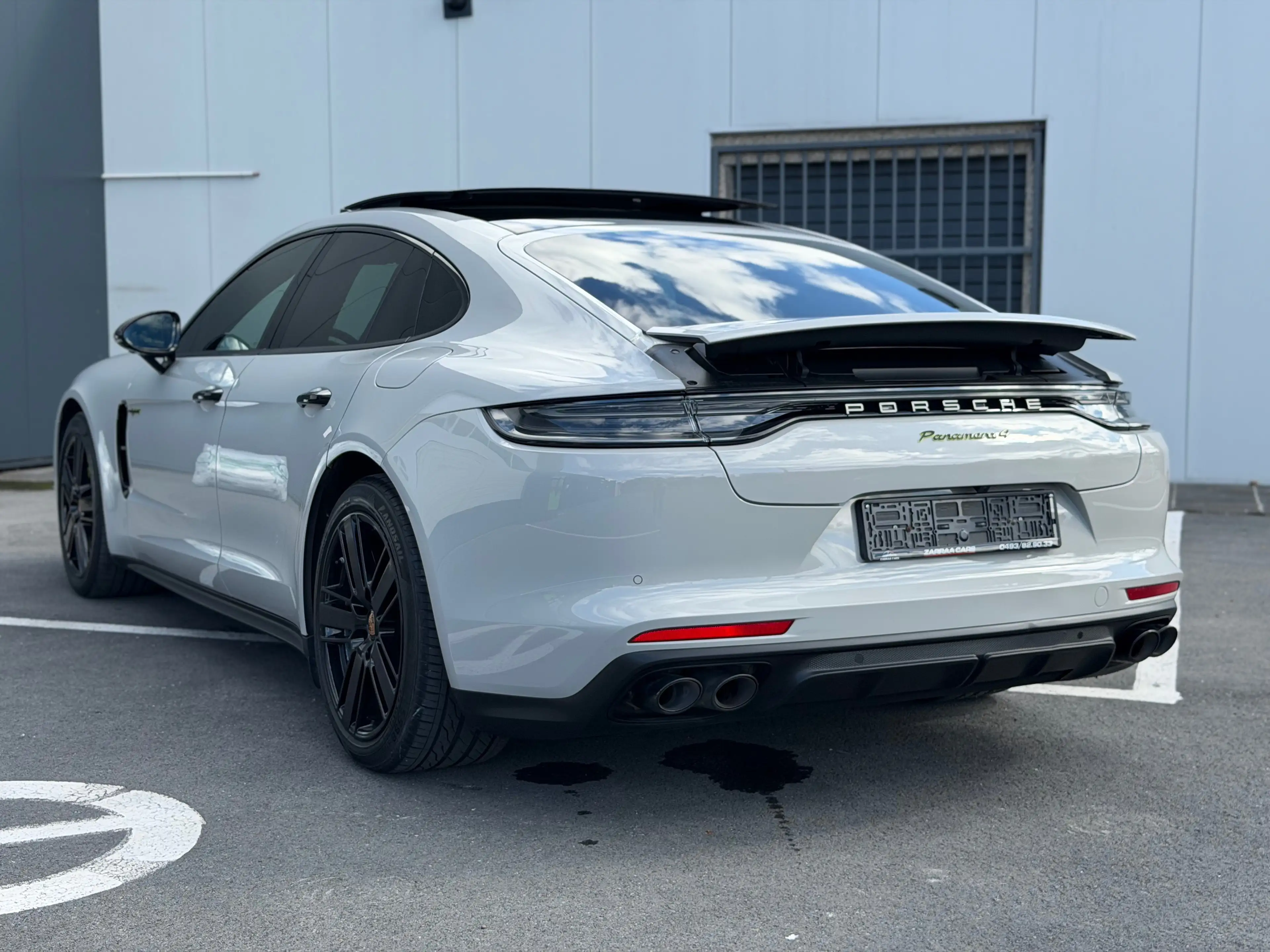 Porsche Panamera 4 e-Hybrid 2.9 V6 Bi-Turbo PHEV FACELIFT - PLATINIUM EDITION-SPORT DESIGN-TOIT PANO-OUVRANT.... — photo 4