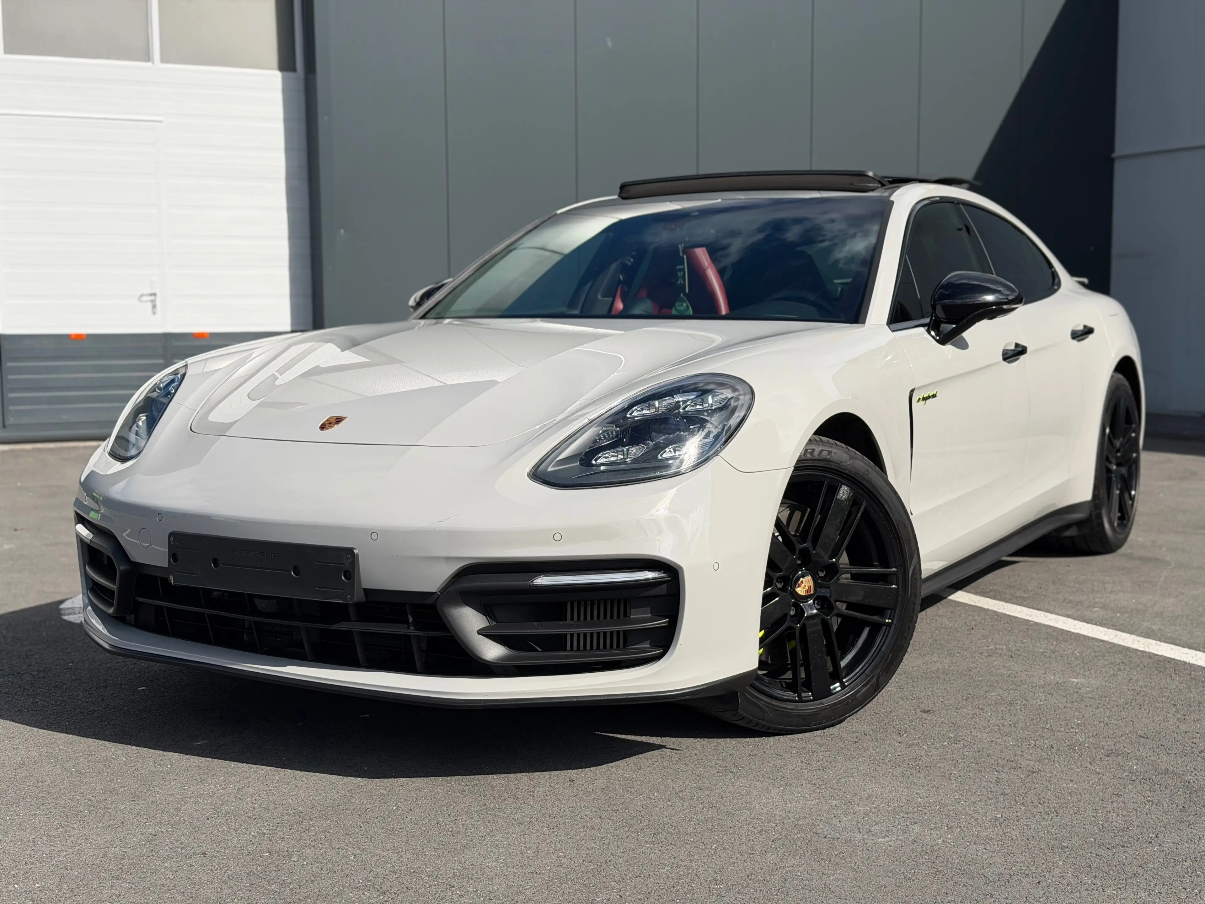 Porsche Panamera 4 e-Hybrid 2.9 V6 Bi-Turbo PHEV FACELIFT - PLATINIUM EDITION-SPORT DESIGN-TOIT PANO-OUVRANT....