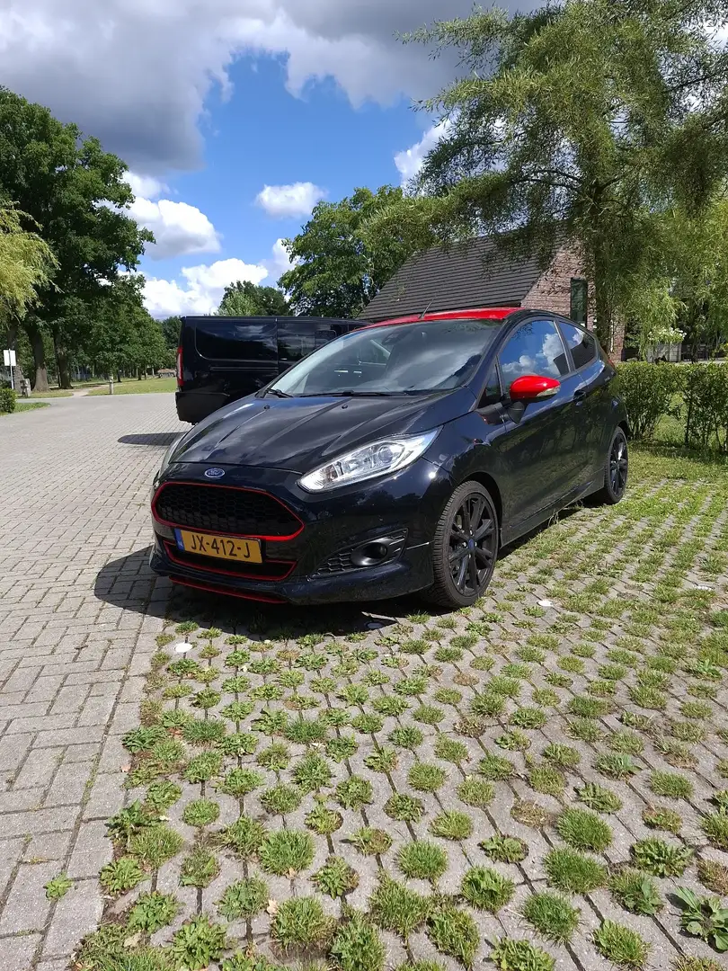 Ford Fiesta 1.0 EcoBoost  ford fiesta black/red edition. - 1