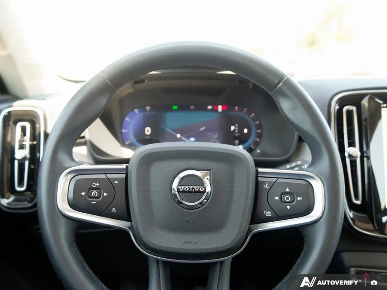 Volvo XC40 снимка Volvo XC40