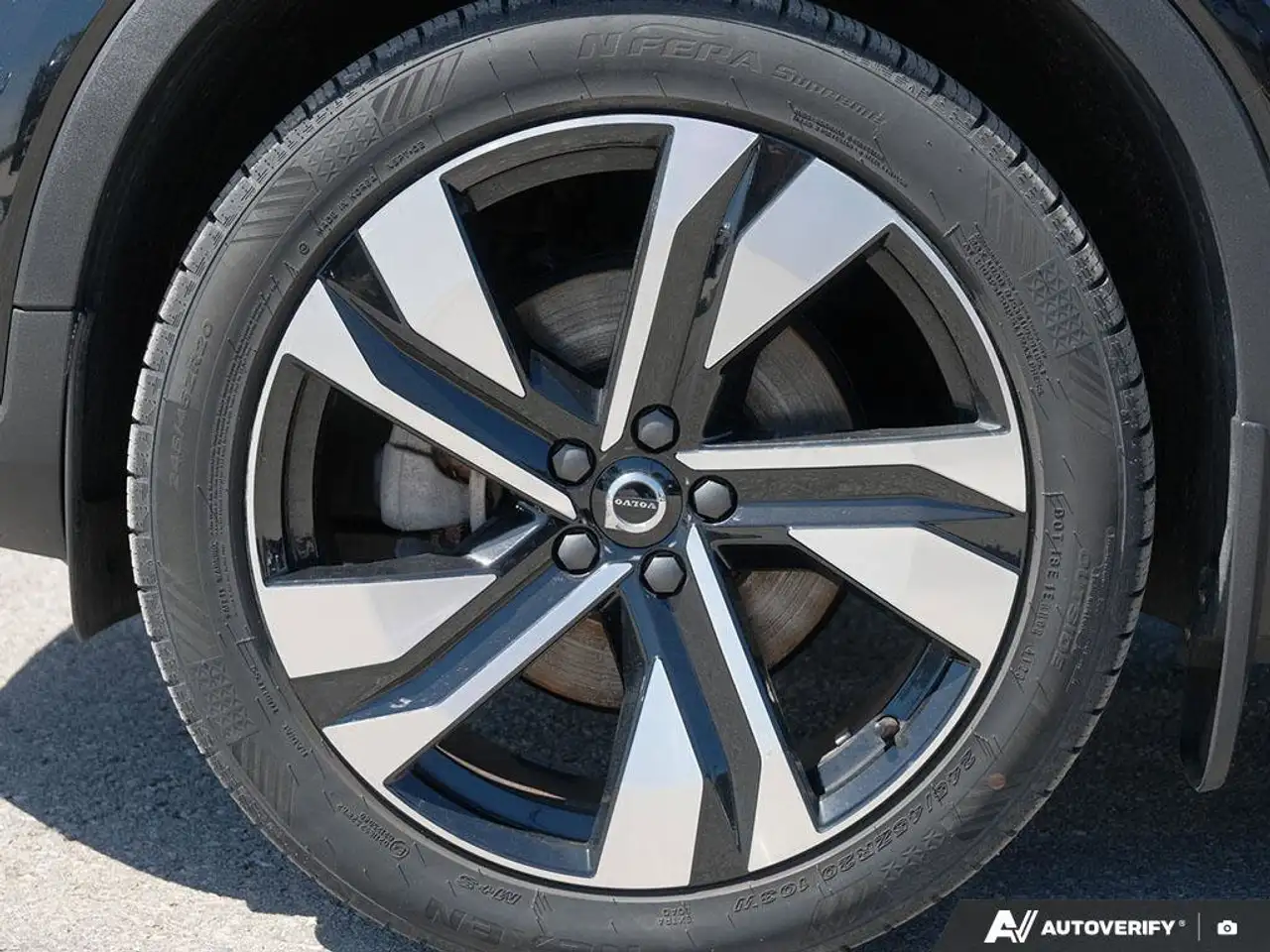 Volvo XC40 снимка Volvo XC40