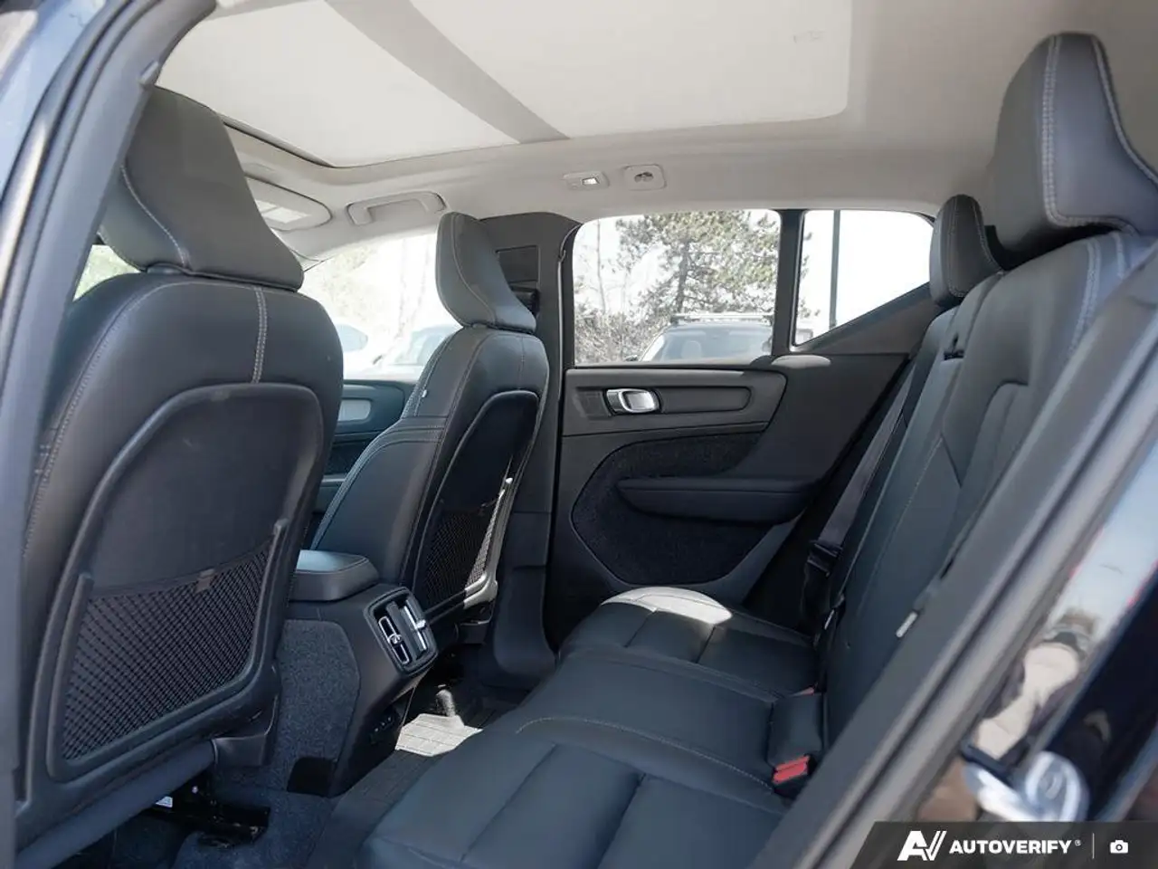 Volvo XC40 снимка Volvo XC40