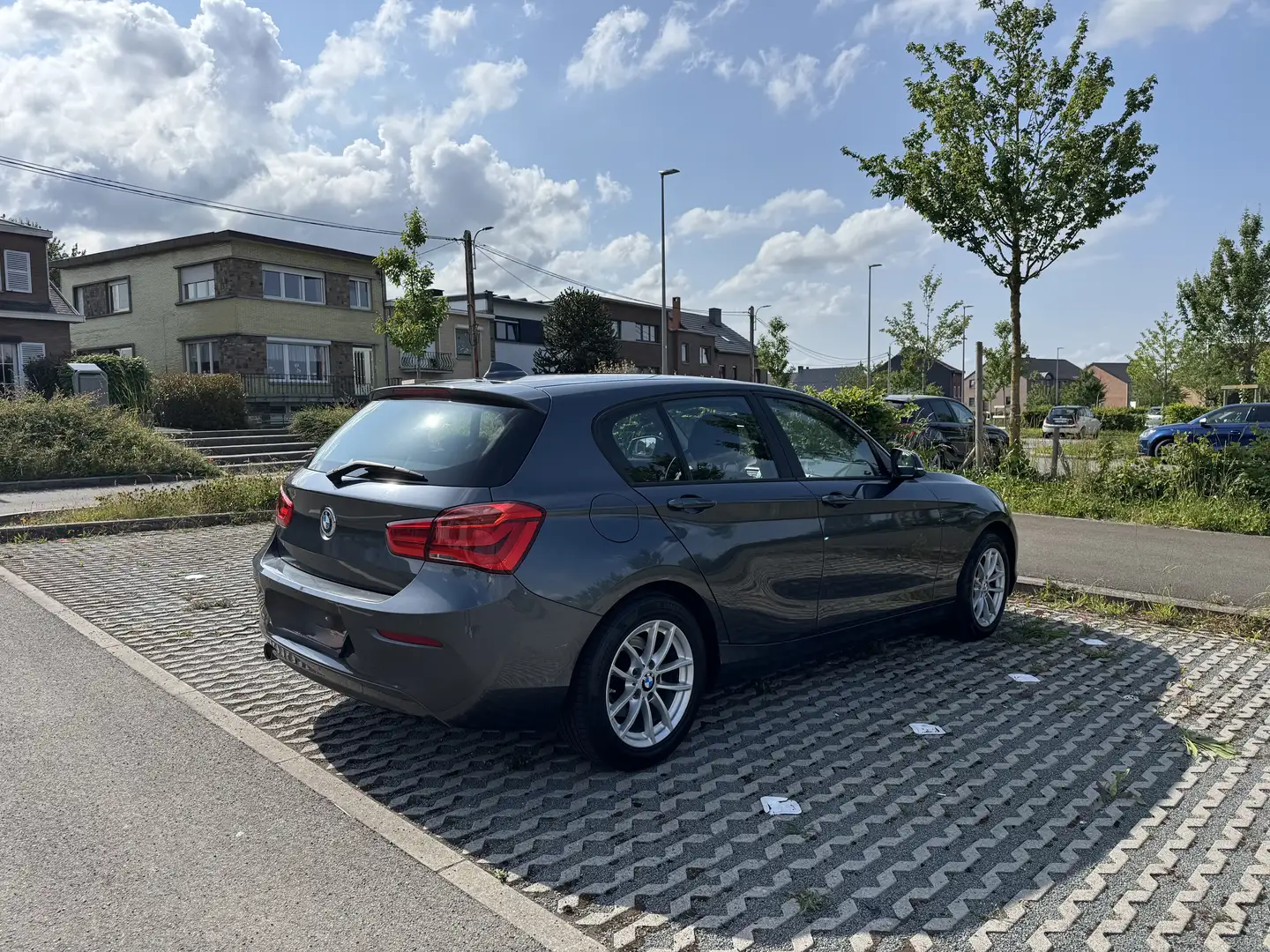 BMW 116 116 d EfficientDynamics Edition Grijs - 2