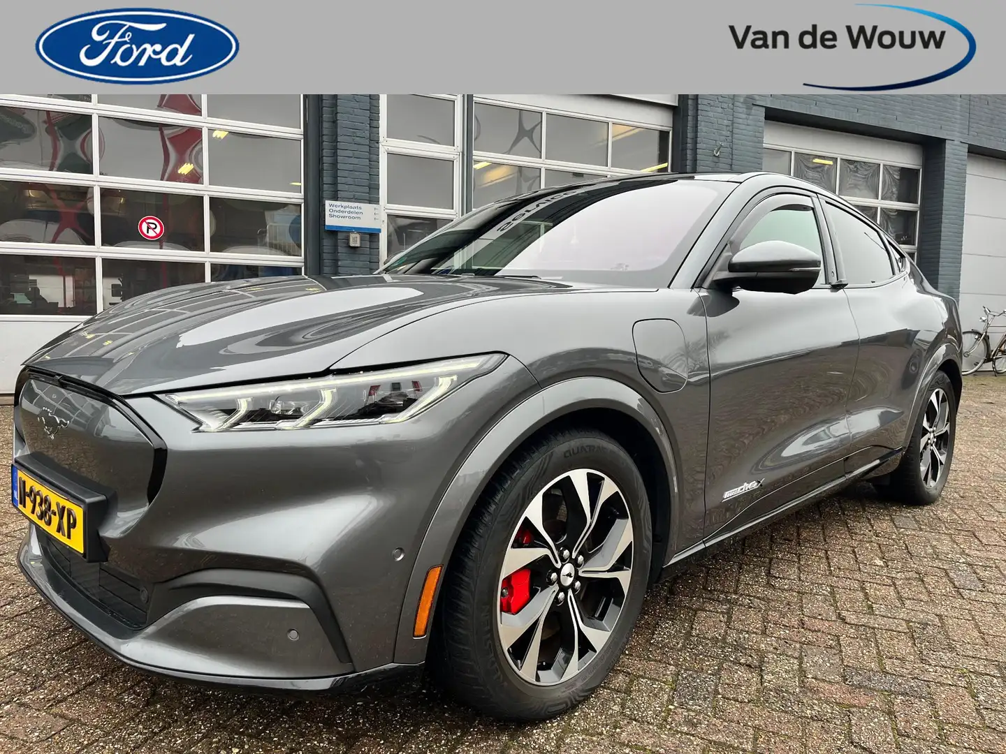 Ford Mustang Mach-E Extended First Edition AWD 98 kWh Garantie t/m jun Gris - 1