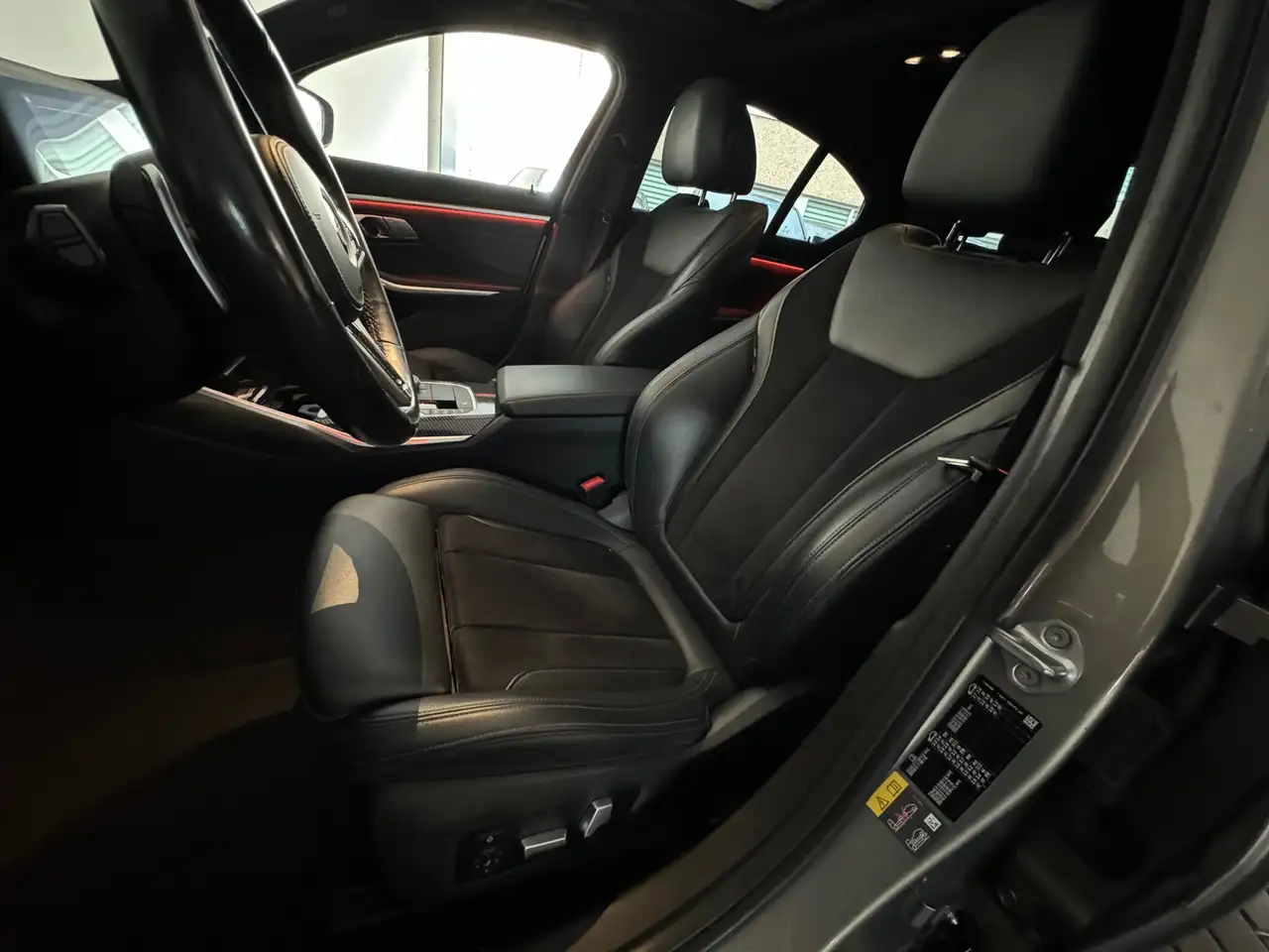 BMW 330 E HIGH EXECUTIVE 292CH - TOIT OUVRANT PANORAMIQUE - CAMÉRA D'AIDE AU STATIONNEMENT - HAYON ARRIÈRE ÉLECTRIQUE