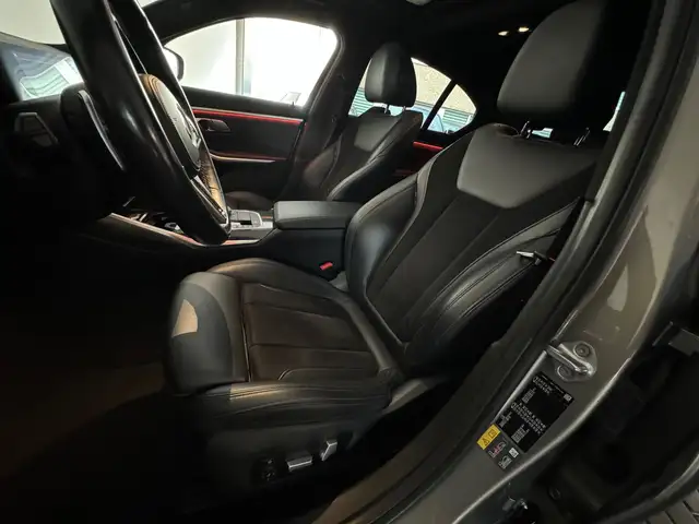 BMW 3 Series view 10