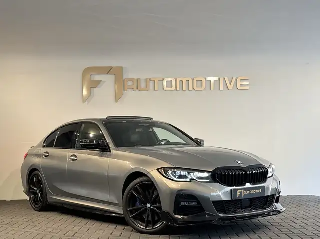 BMW 3 Series view 3
