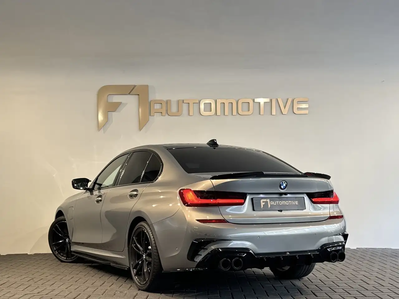 BMW 330 E HIGH EXECUTIVE 292CH - TOIT OUVRANT PANORAMIQUE - CAMÉRA D'AIDE AU STATIONNEMENT - HAYON ARRIÈRE ÉLECTRIQUE