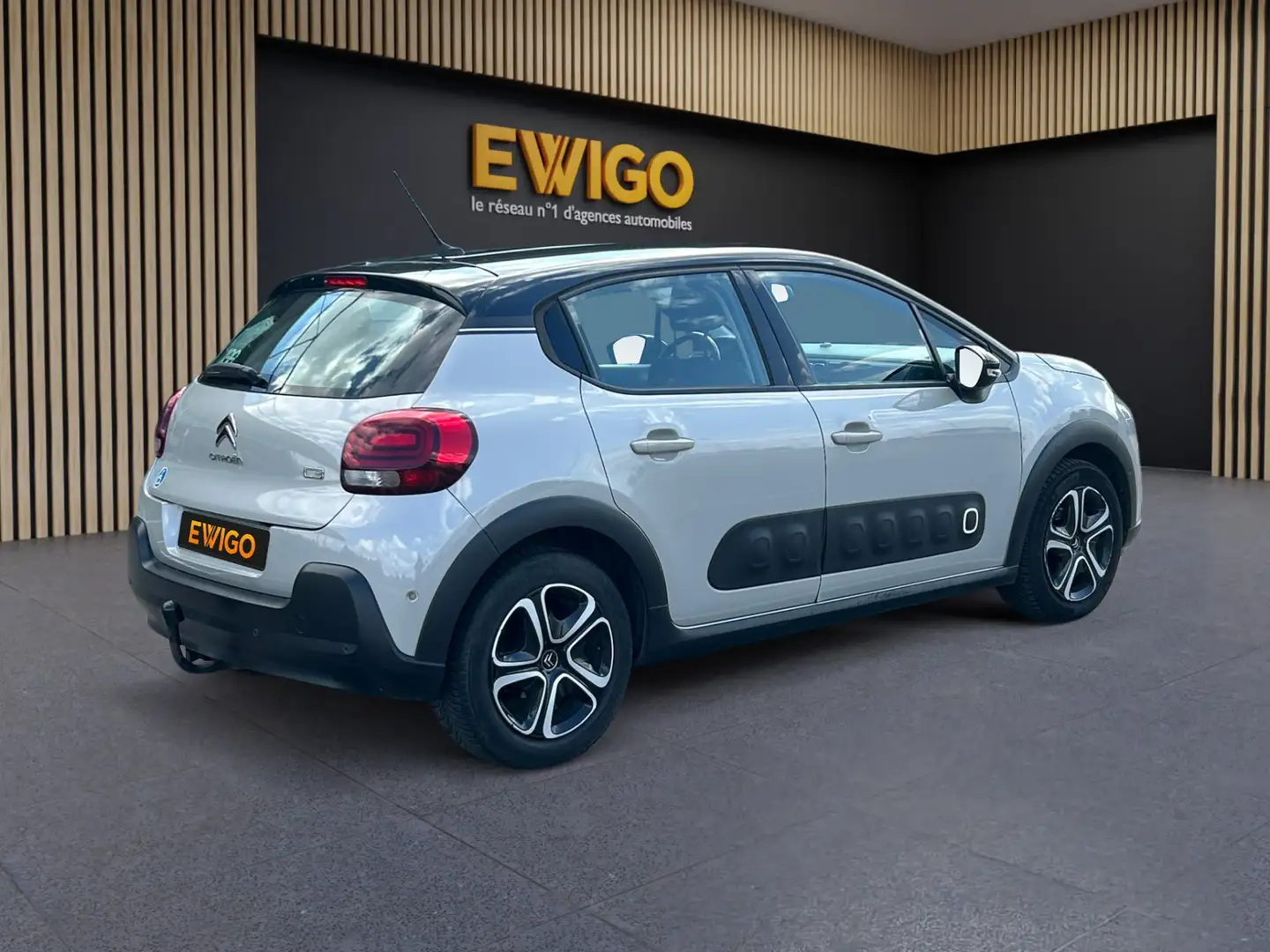 Citroen C3 1.2 ESSENCE 110 SHINE EAT BVA START-STOP - 2