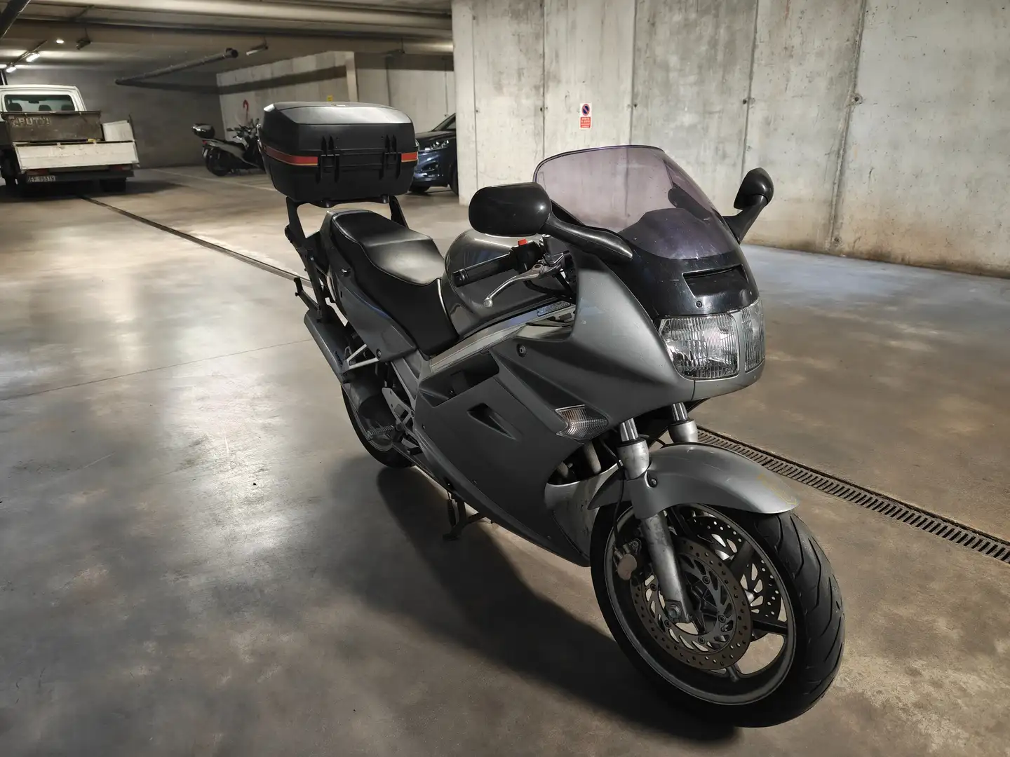 Honda VFR 750 RC 36 F Plateado - 2