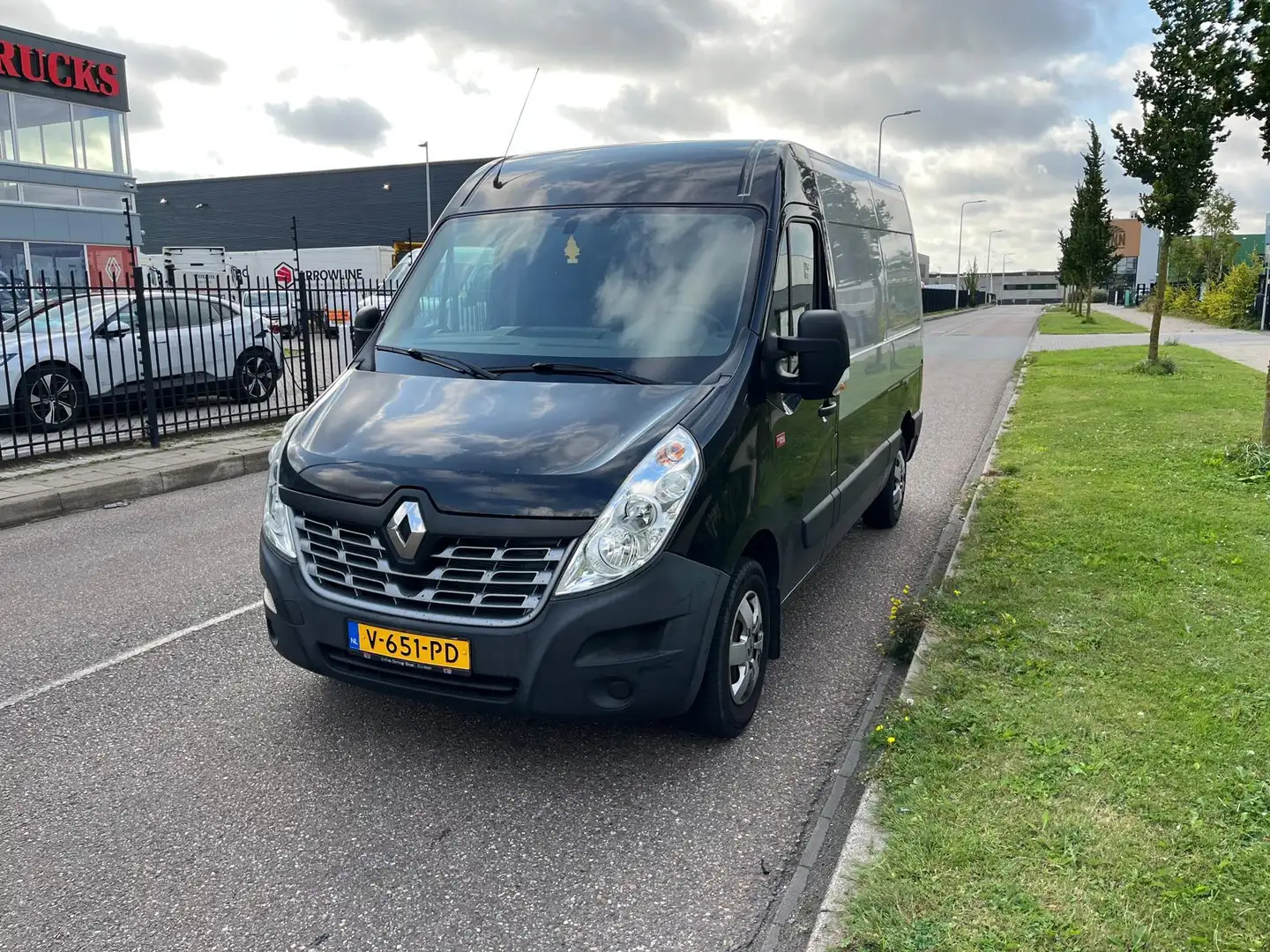 Renault Master 130.35 L2 H2 Airco, Inclusief werkplaats inrichtin Zwart - 2