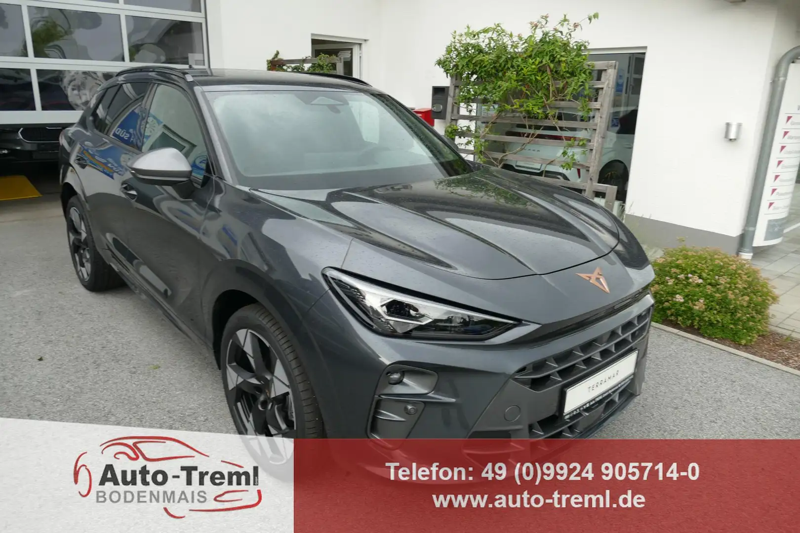 CUPRA Terramar 1.5 e-TSI 150 PS DSG AHK Matrix 20" Gravity Din... Grau - 1