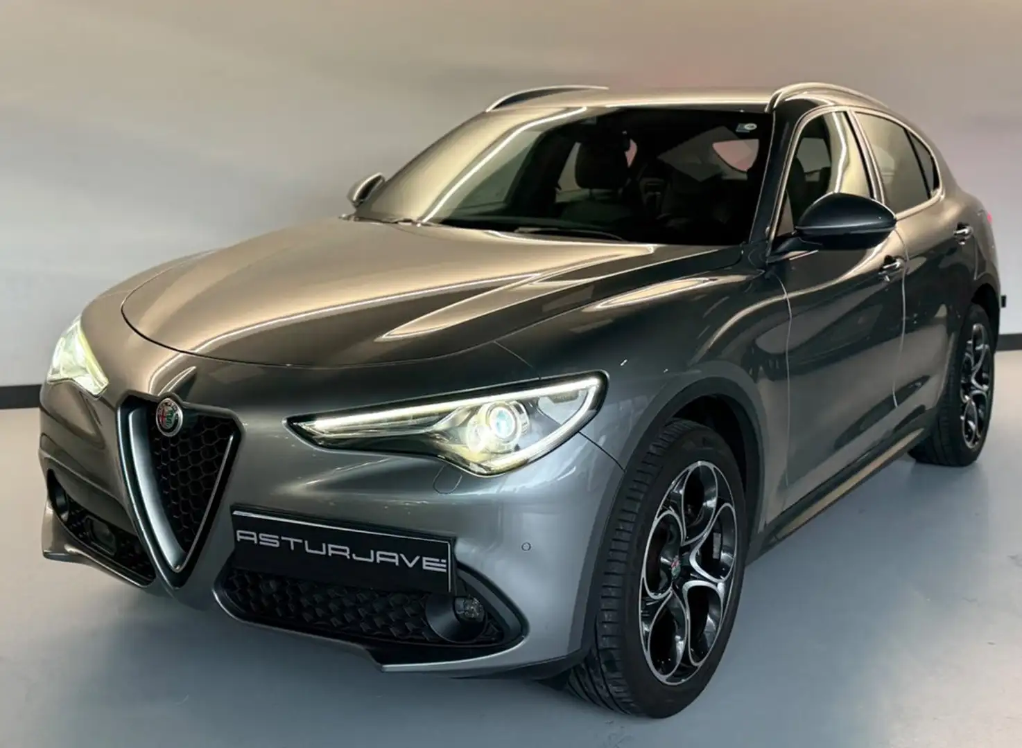 Alfa Romeo Stelvio 2.2 Diésel 154kW (210CV) Executive Q4 Gris - 2