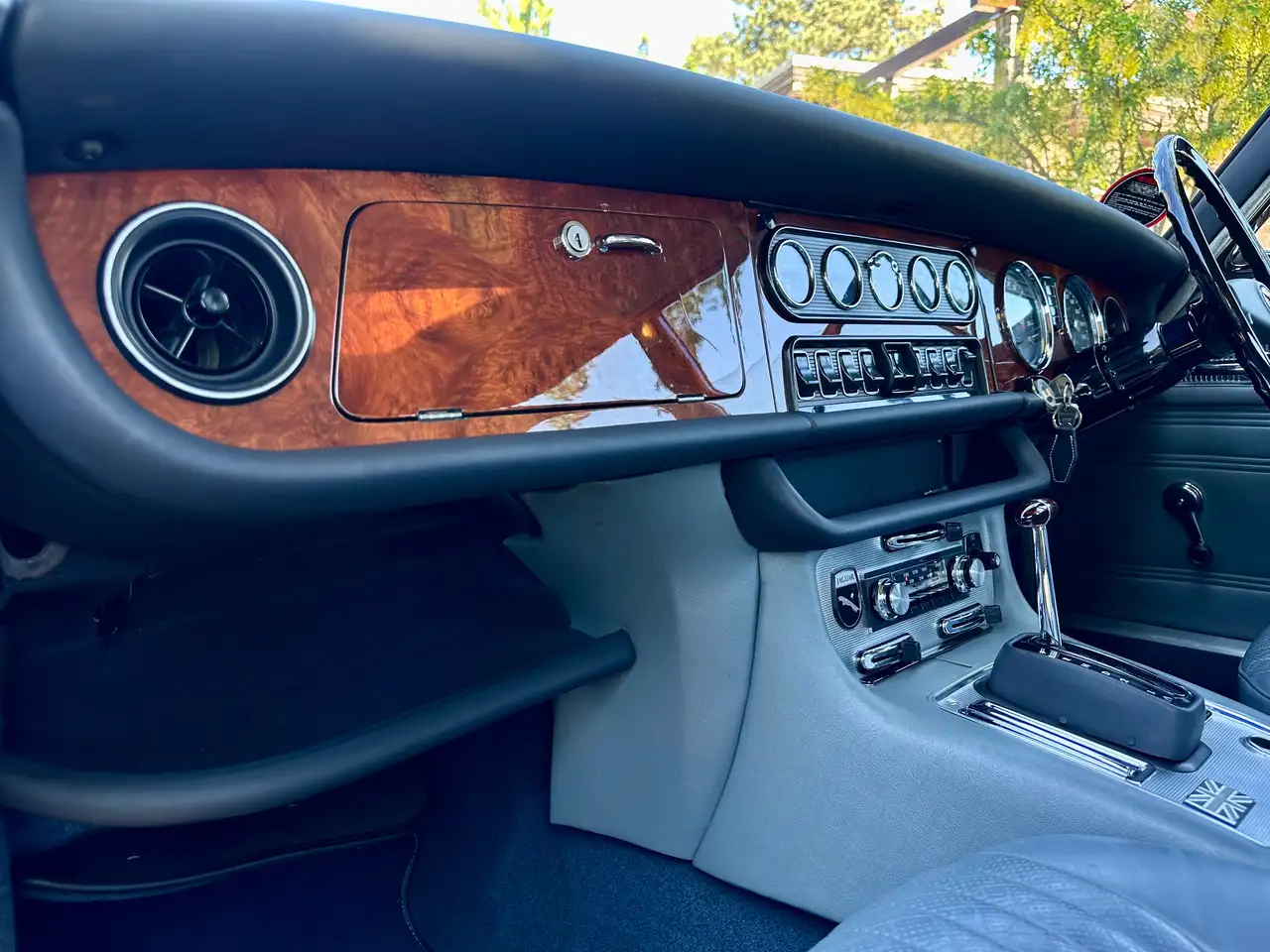 Jaguar XJ 6, Serie 1, foto 11