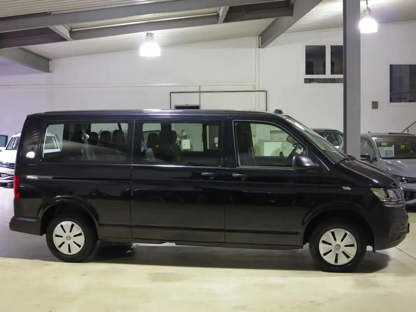 Volkswagen T6 Transporter T6.1 Kombi Bus TDI2.0 SCR Lang 9Si AHK NaviTrans Fekete - 1