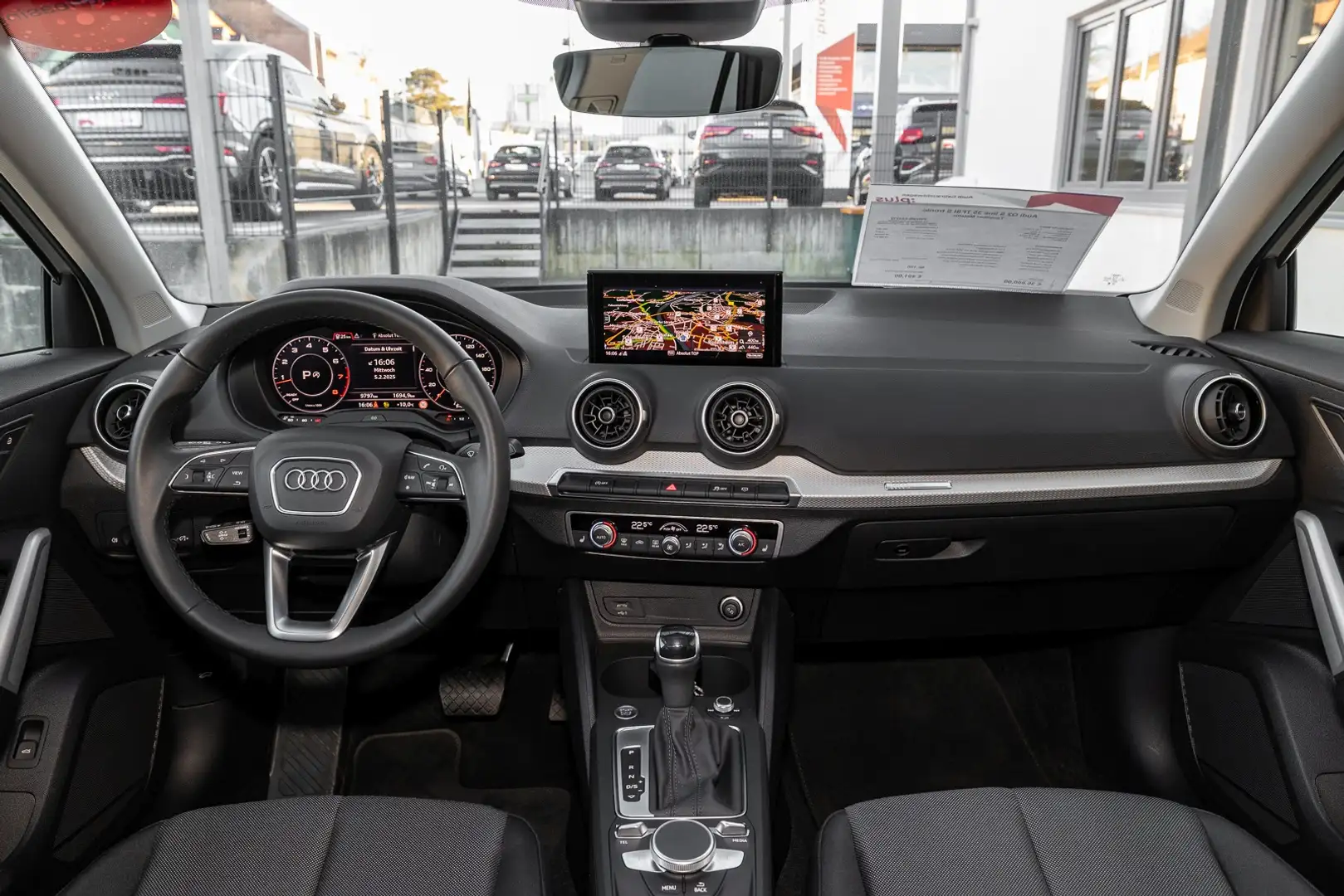 Audi Q2 S line 35 TFSI S tr.(AHK,sound,Navi+,ACC,LED,VZ Silber - 2