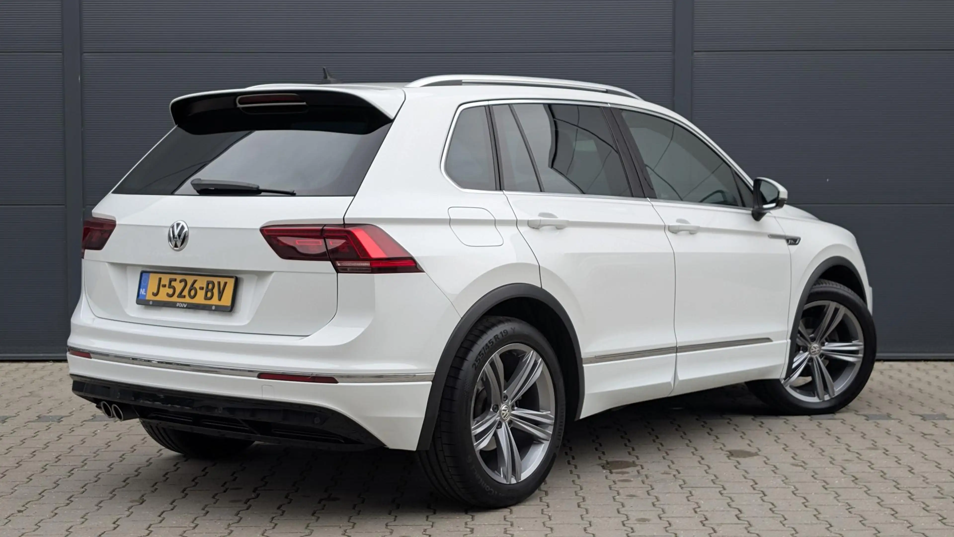 Volkswagen Tiguan 1.5 TSI 130pk R-Line Business | Navigatie | Adapti — photo 2