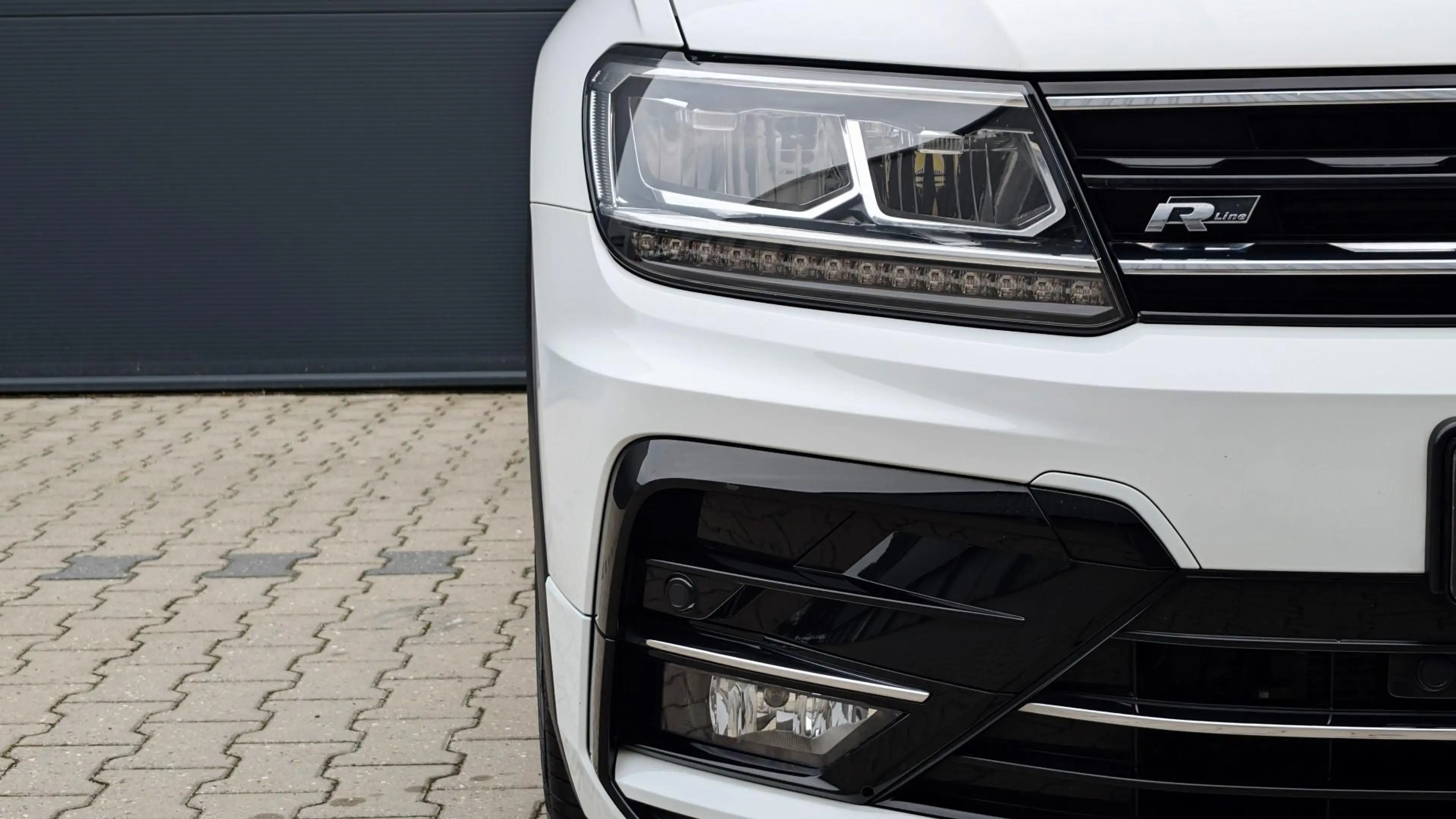 Volkswagen Tiguan 1.5 TSI 130pk R-Line Business | Navigatie | Adapti — photo 9