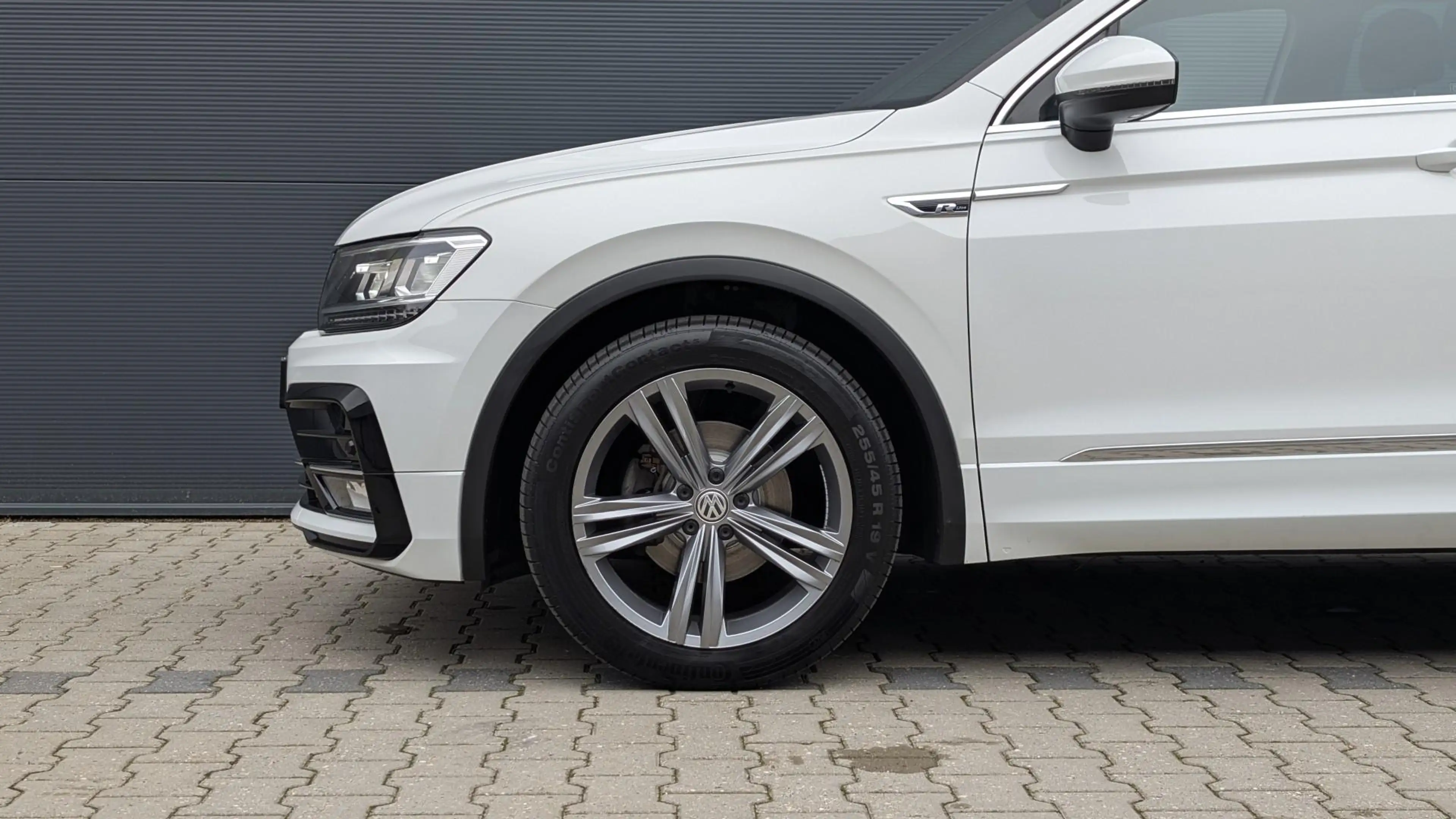 Volkswagen Tiguan 1.5 TSI 130pk R-Line Business | Navigatie | Adapti — photo 13