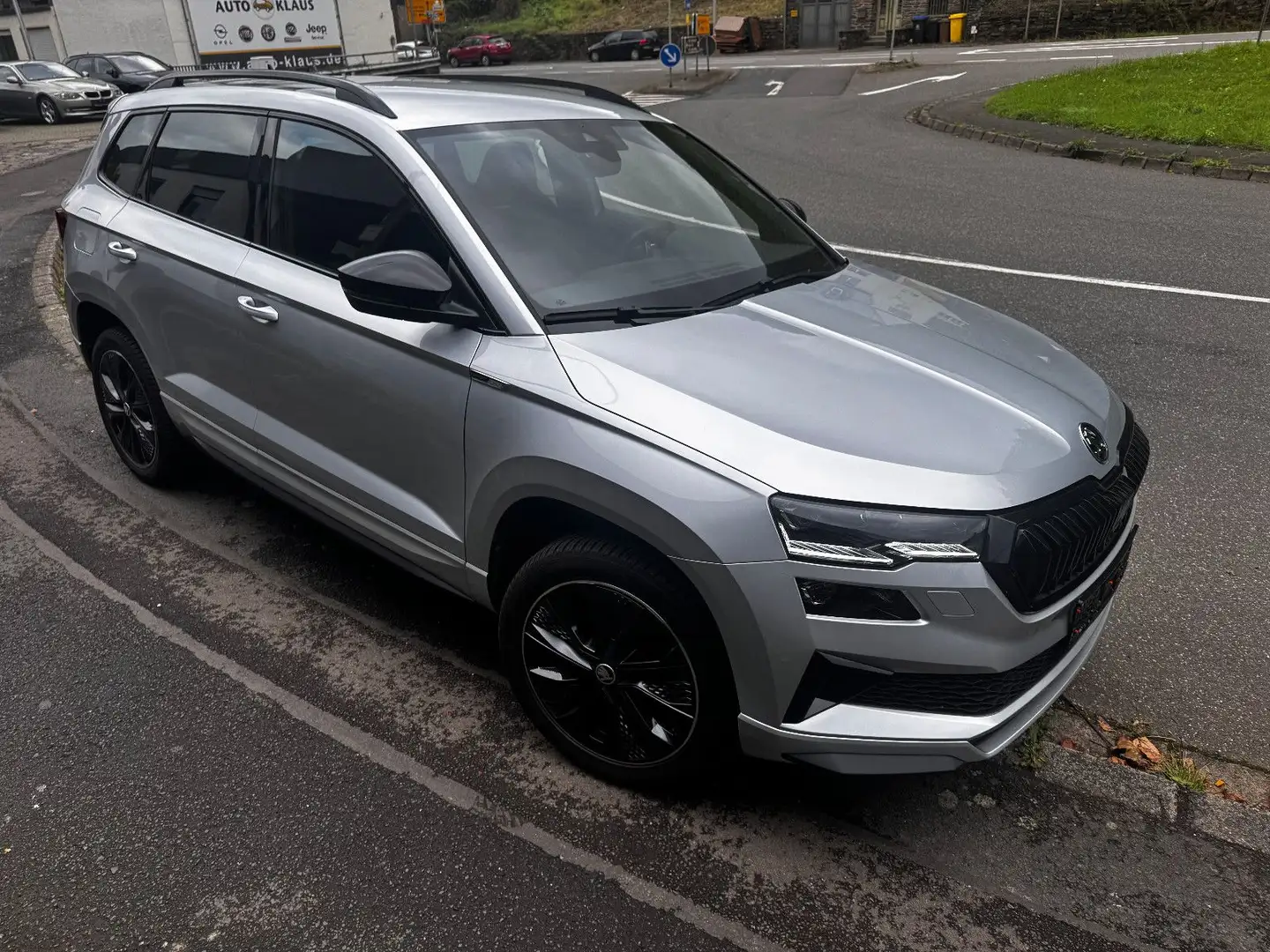 Skoda Karoq Sportline Silber - 1