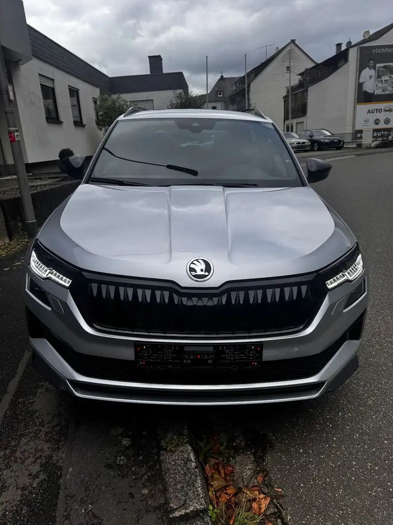 Skoda Karoq Sportline Silber - 2
