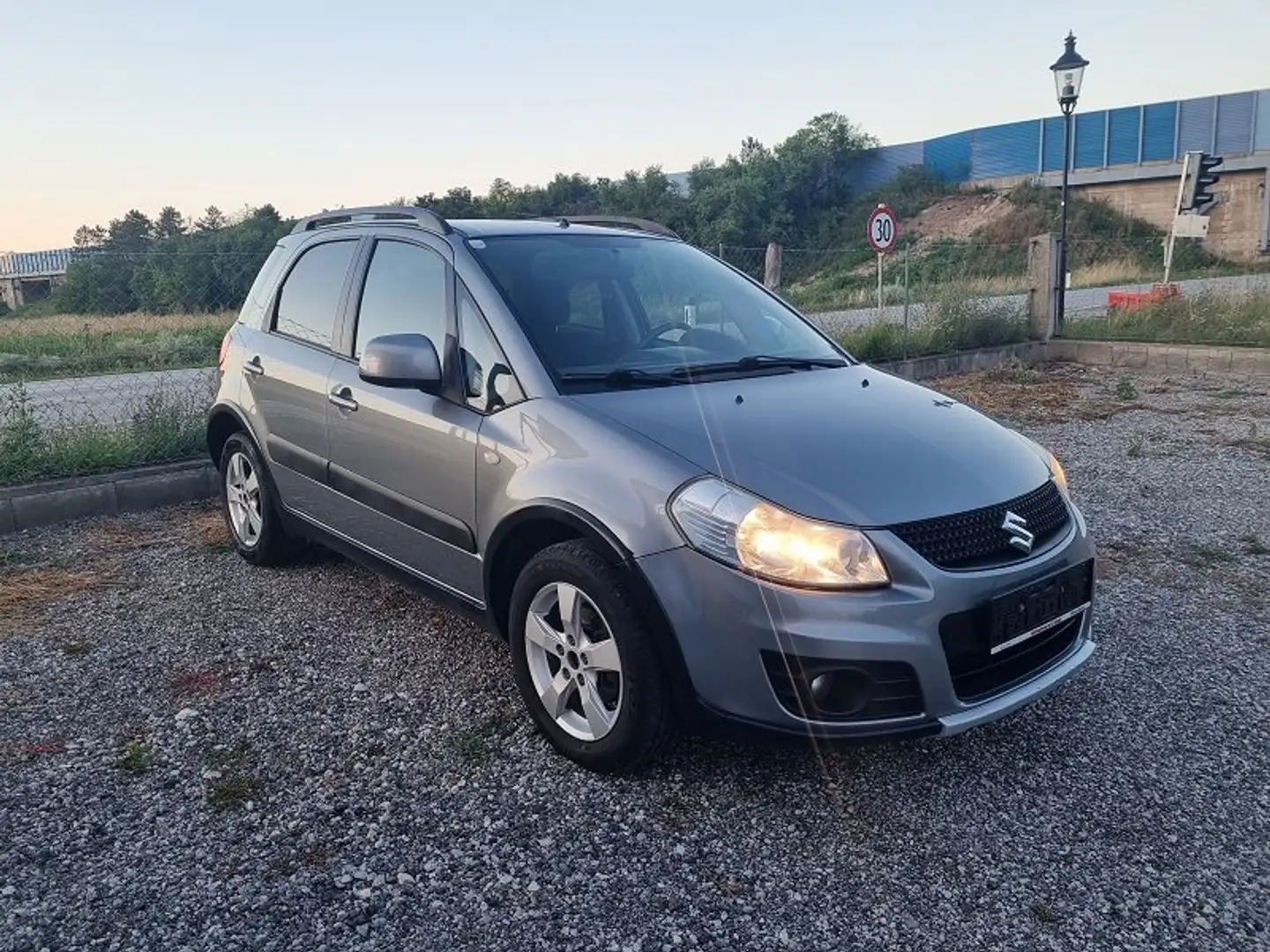 Suzuki SX4 Suzuki SX4 2,0 GLX DDiS deluxe 4WD Grigio - 2