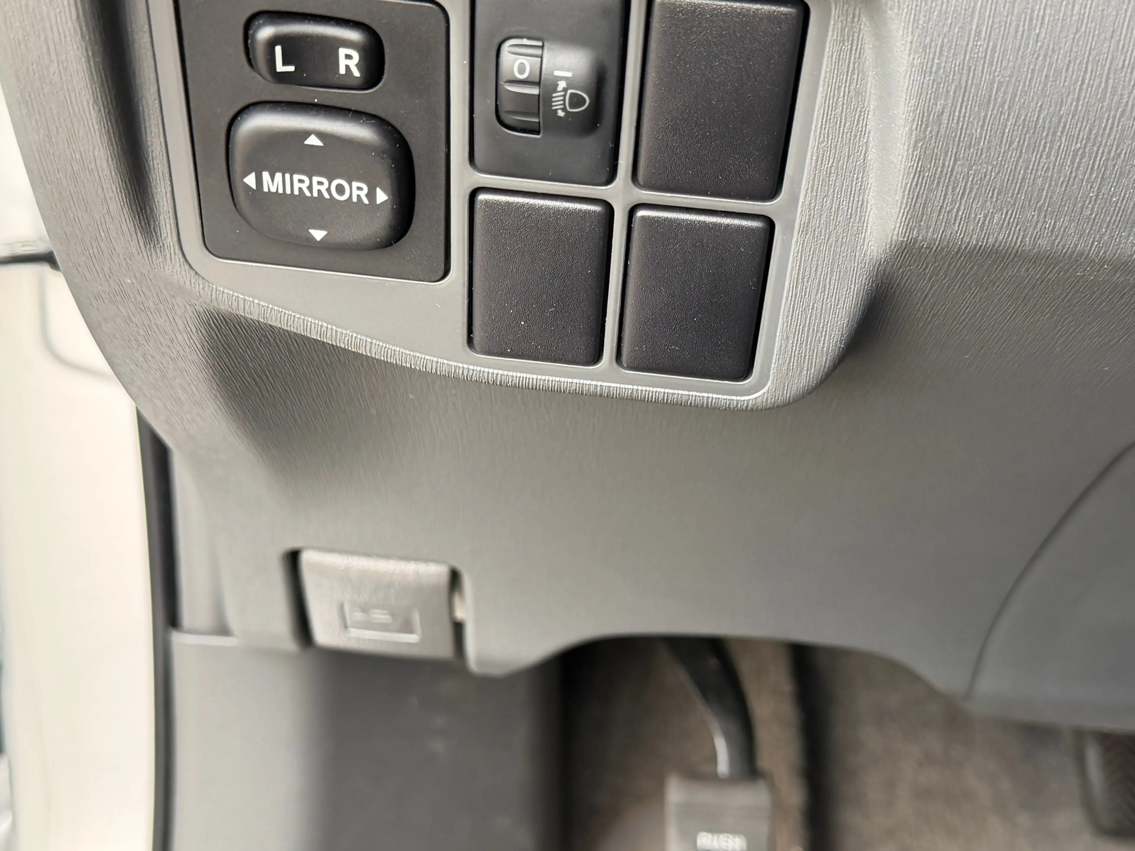 Toyota Prius 1.8 Dynamic|Camera|Trekhaak|Navi|Head-UP|Massage|D — photo 13