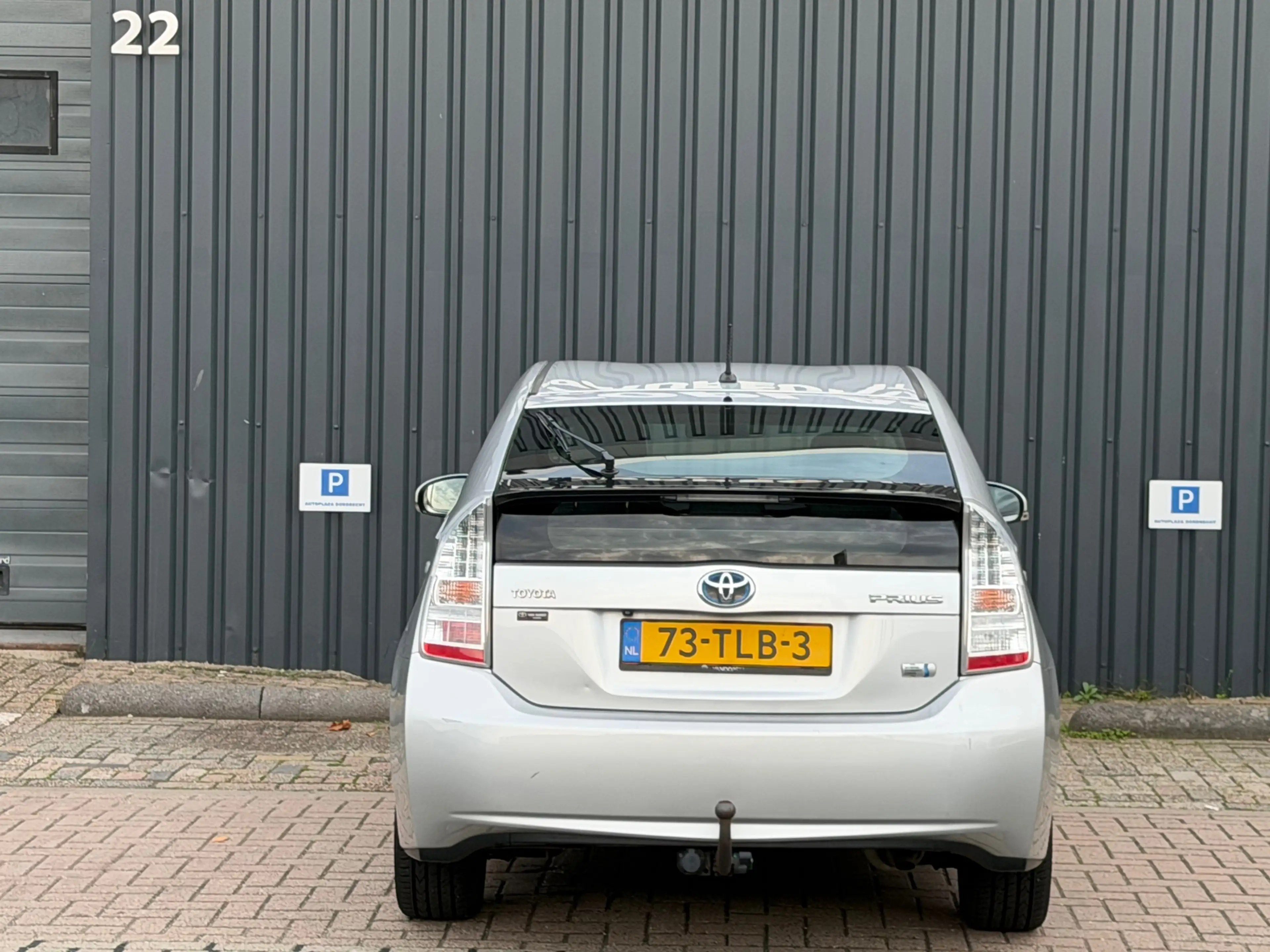 Toyota Prius 1.8 Dynamic|Camera|Trekhaak|Navi|Head-UP|Massage|D — photo 8