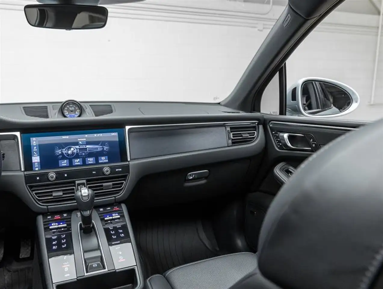 Porsche Macan снимка Porsche Macan