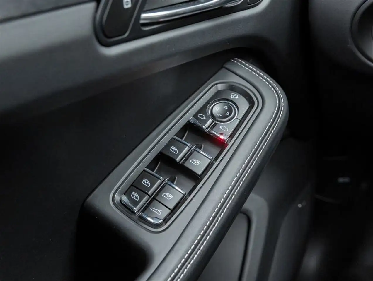 Porsche Macan снимка Porsche Macan