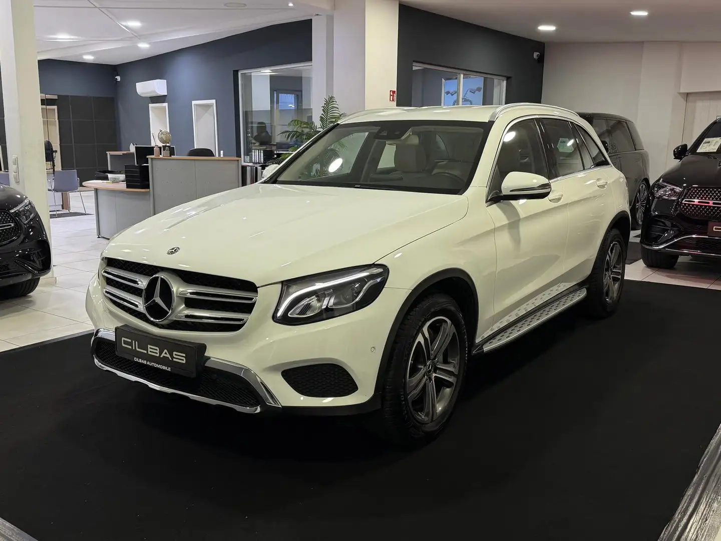 Mercedes-Benz GLC 250 4M *TEMPOMAT*KAMERA*TOTW*LED*SHZ* Weiß - 2