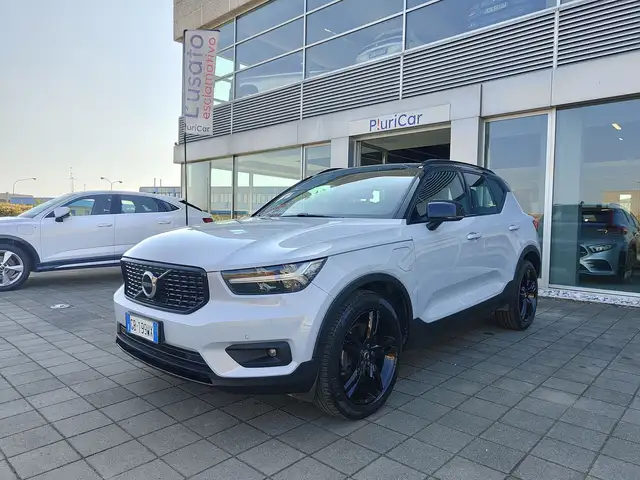 Volvo XC40 R-Design T5 Recharge Plug-in Navi FariLED Camera