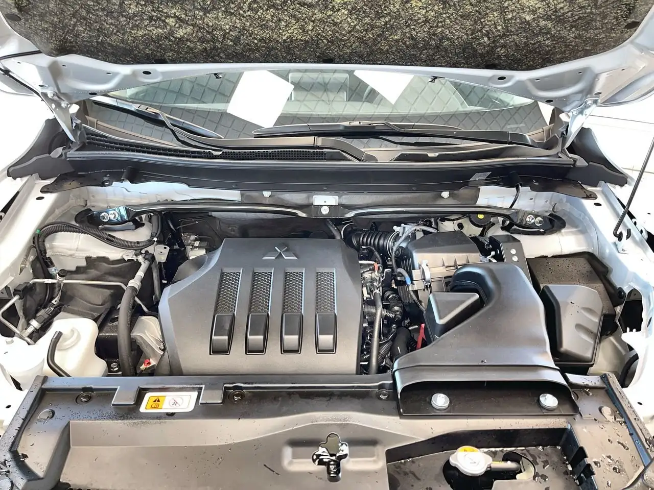Mitsubishi Eclipse Cross снимка Mitsubishi Eclipse Cross