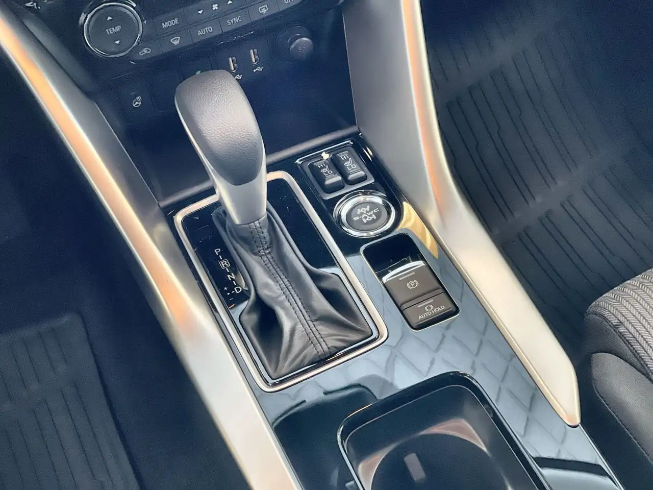 Mitsubishi Eclipse Cross снимка Mitsubishi Eclipse Cross